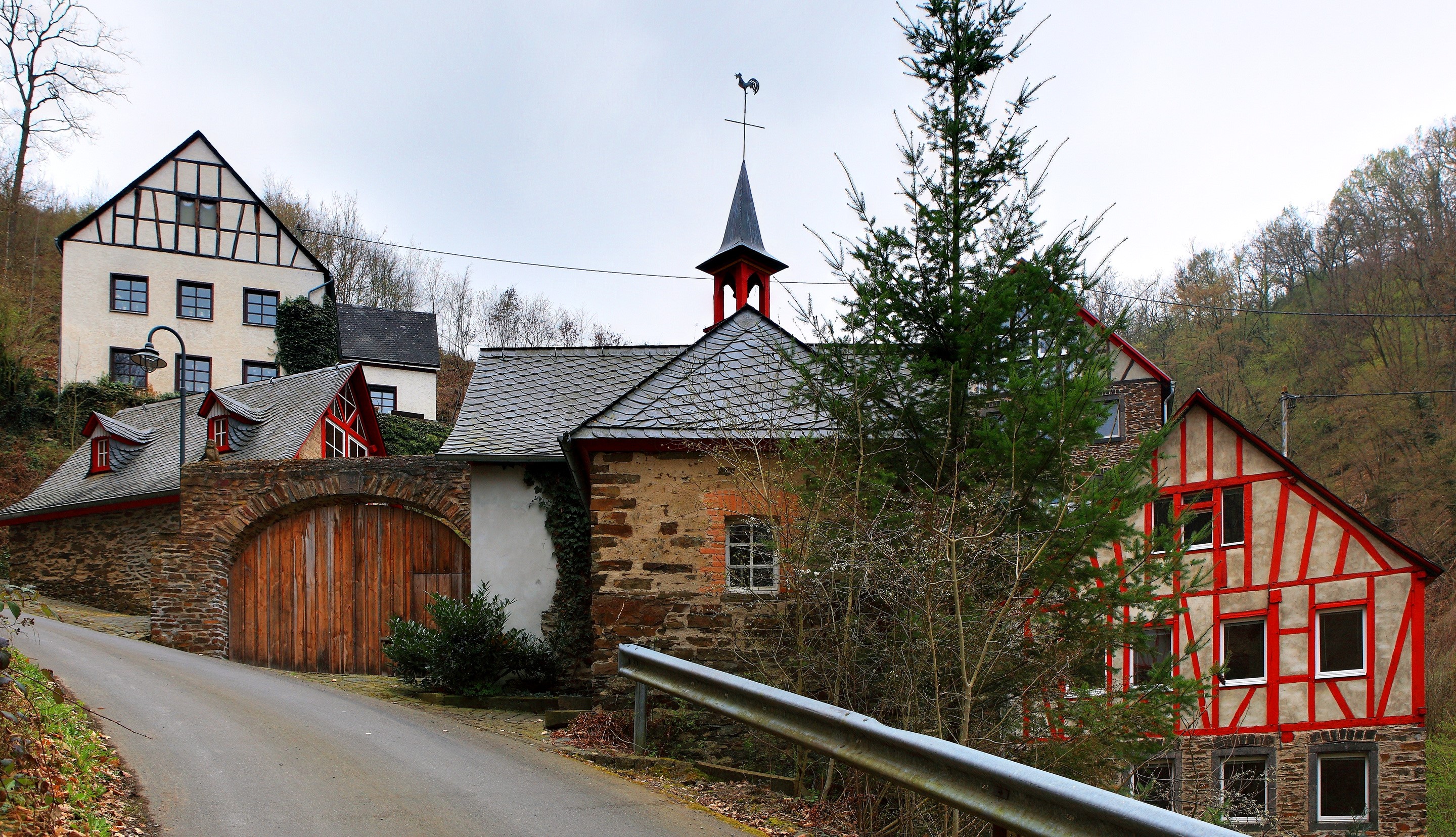 Half-timbered houses and a chapel in Germany HD Wallpaper
