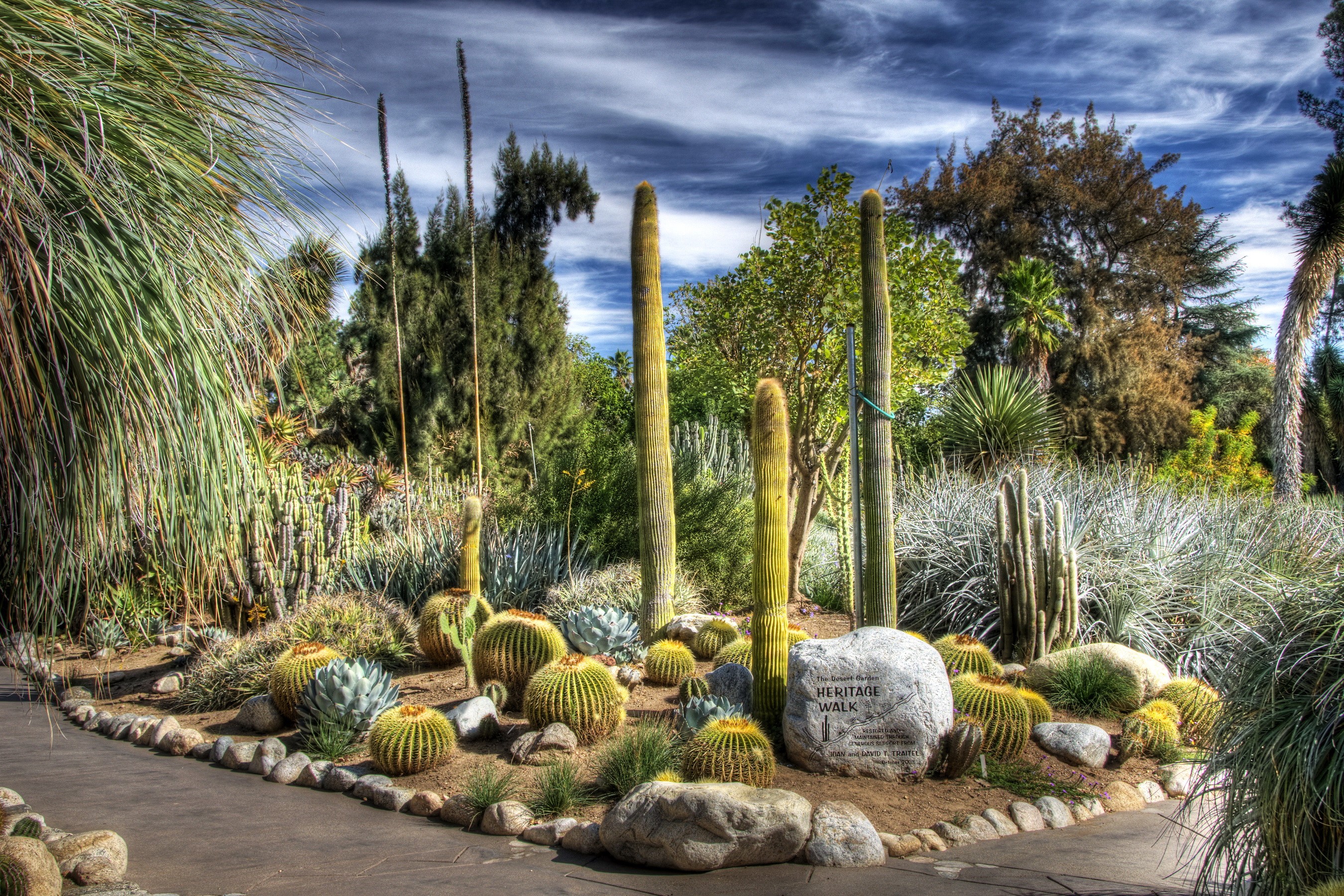 Heritage Walk at Huntington Gardens, San Marino, California HD Wallpaper