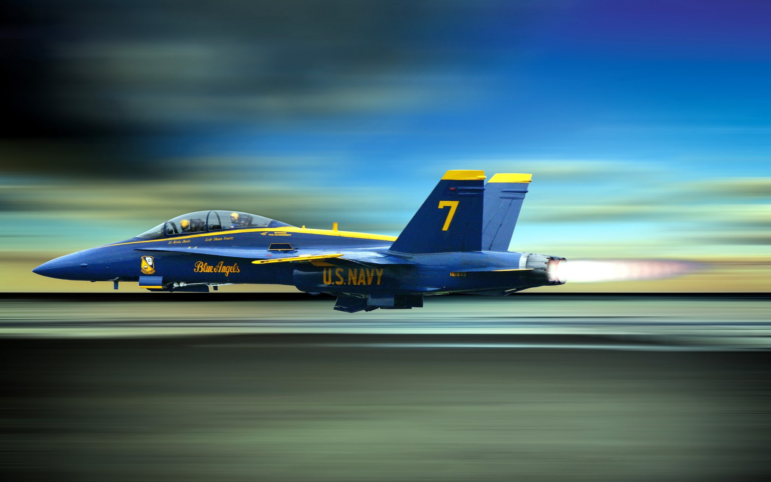 Blue Angels U.S. Navy F/A-18 Hornet jet taking off HD Wallpaper