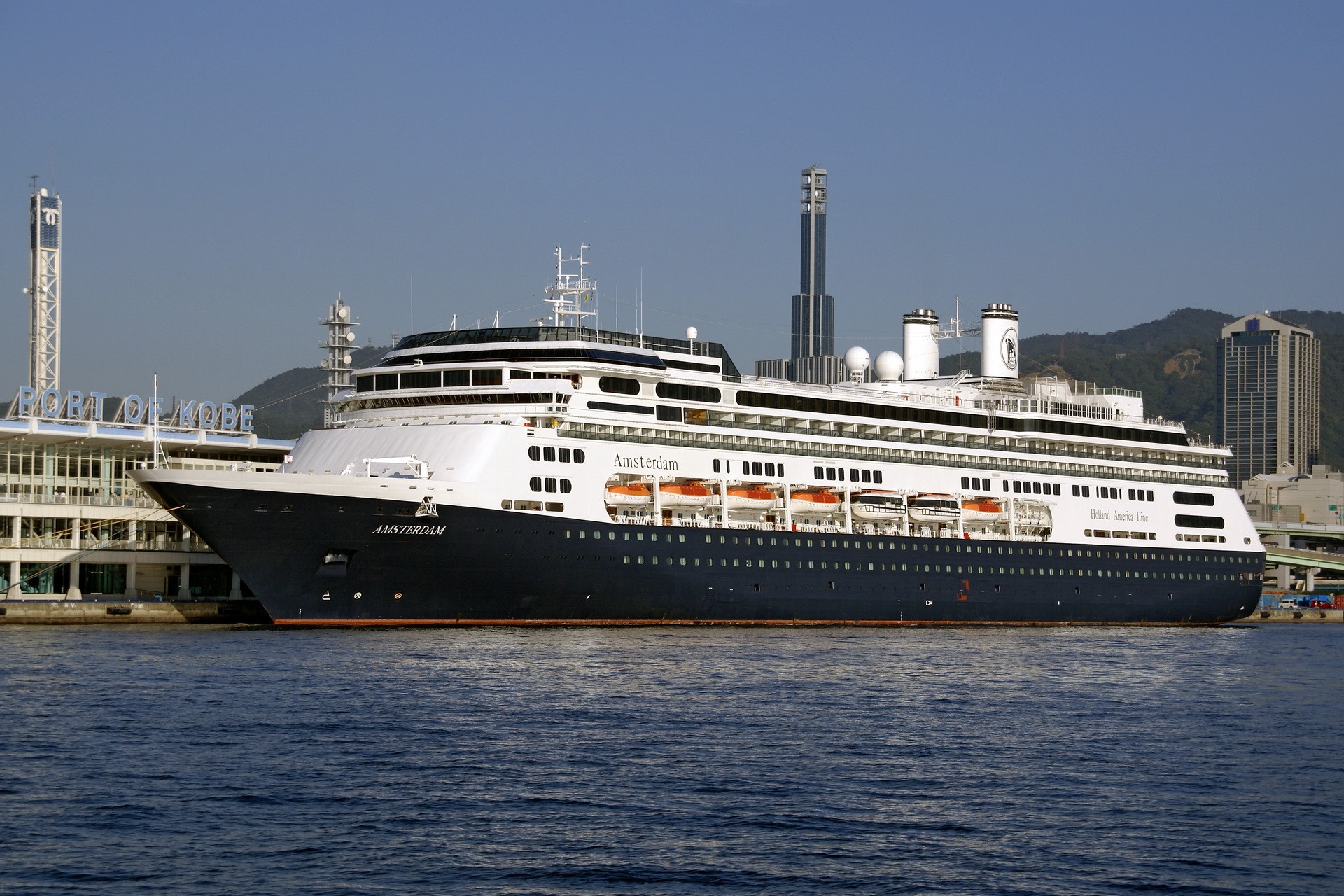 Cruise liner Amsterdam at Port of Kobe HD Wallpaper