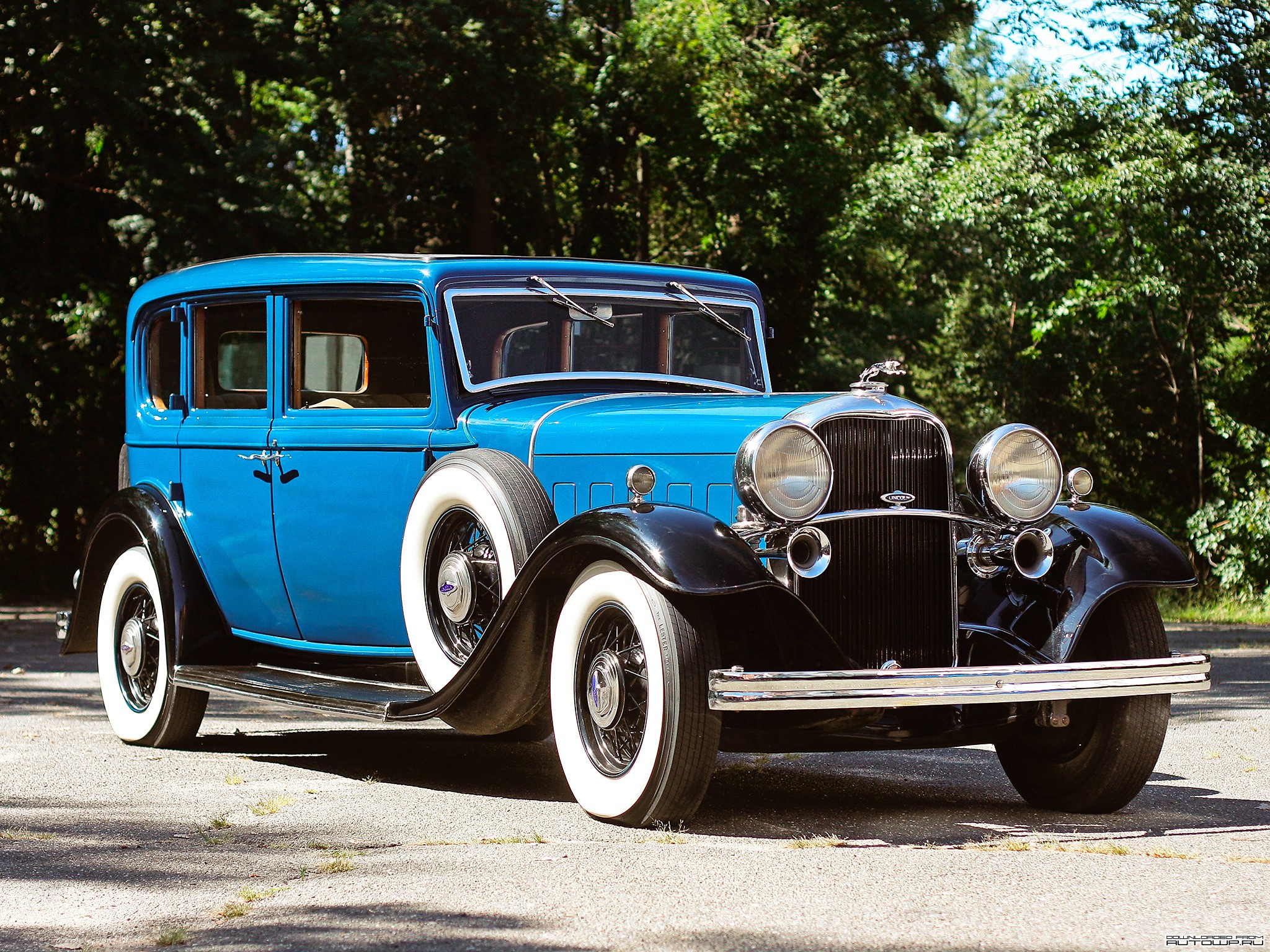 1932 Lincoln KB 4-door Sedan HD Wallpaper