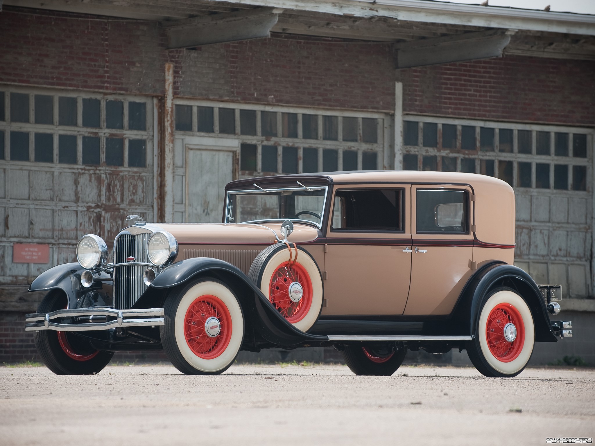 1931 Lincoln K Sedan HD Wallpaper