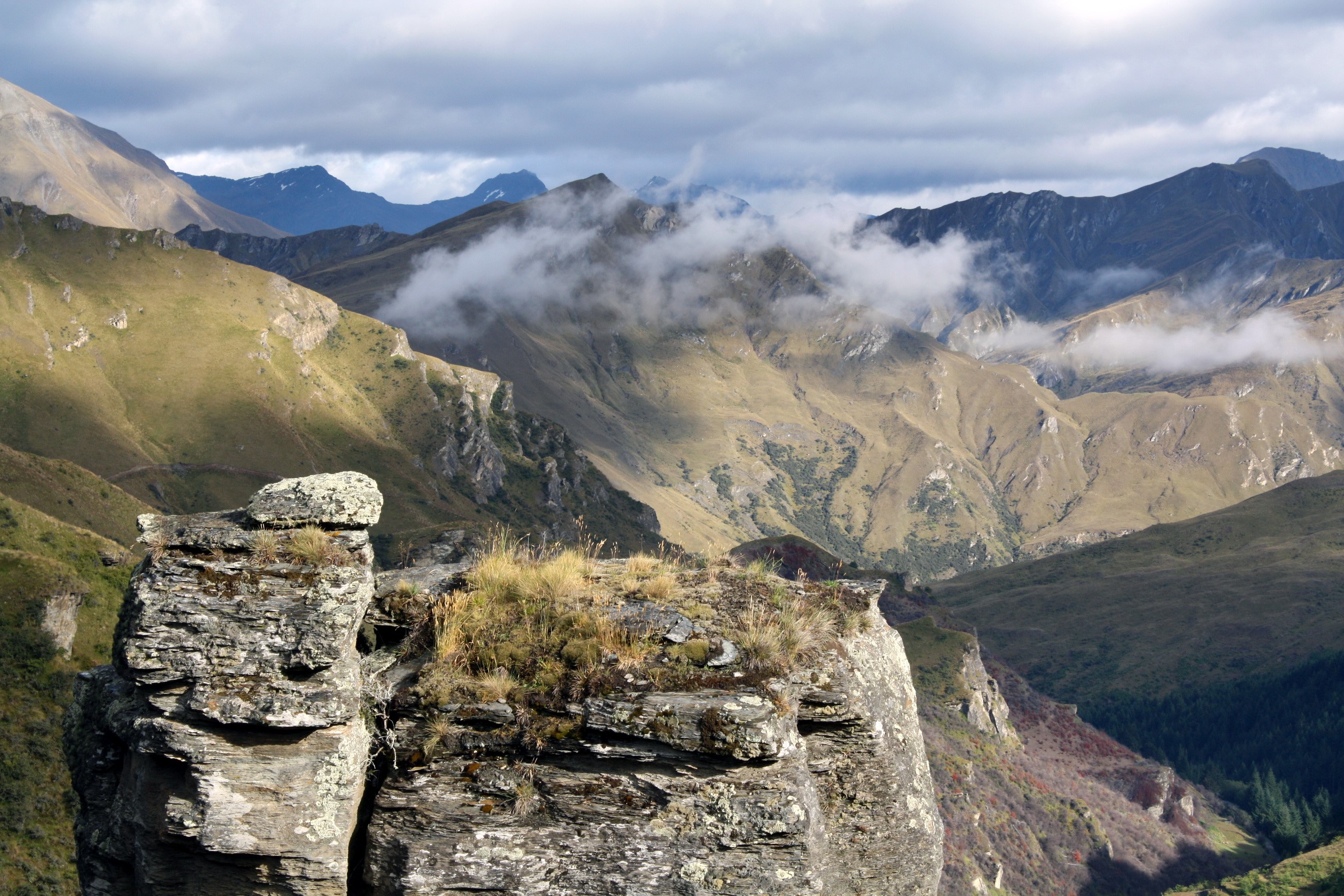 Skippers Canyon near Queenstown New Zealand mountains HD Wallpaper