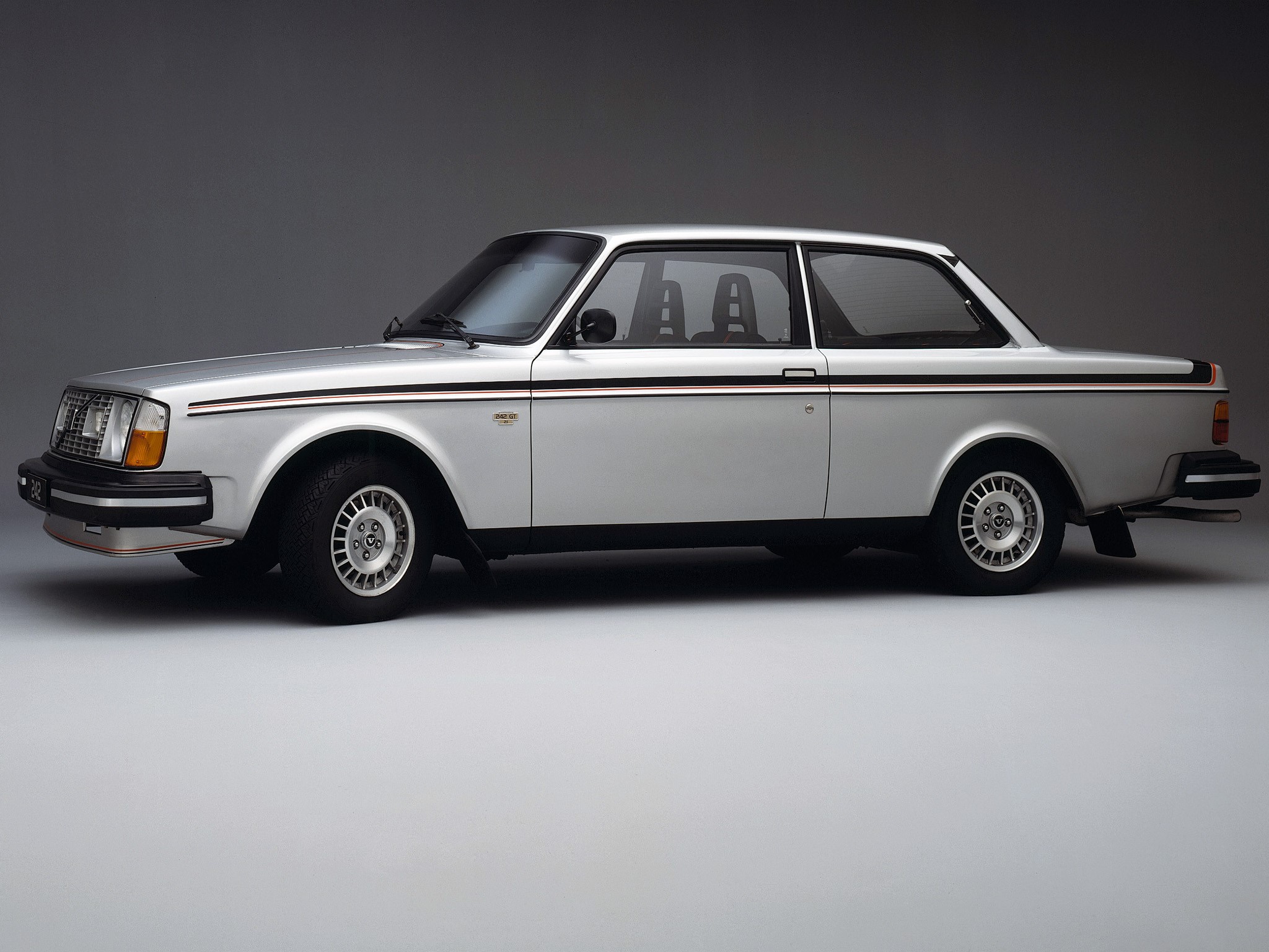 Silver Volvo 242 GT Coupe HD Wallpaper