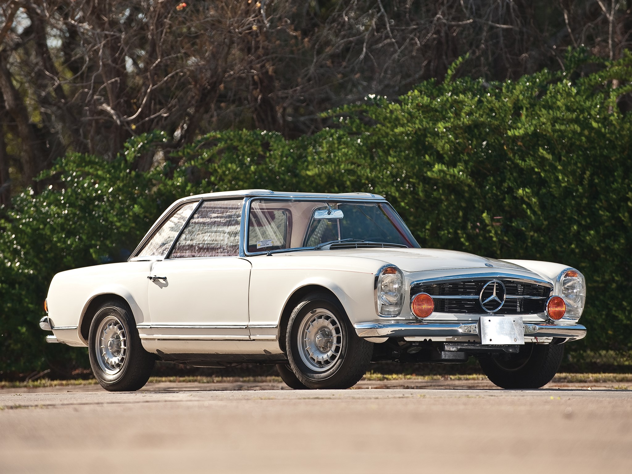 White Mercedes-Benz 230SL Pagoda Coupe HD Wallpaper