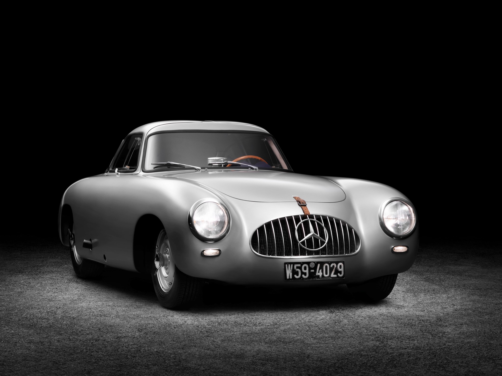 Silver Mercedes-Benz 300 SL Gullwing Coupe HD Wallpaper