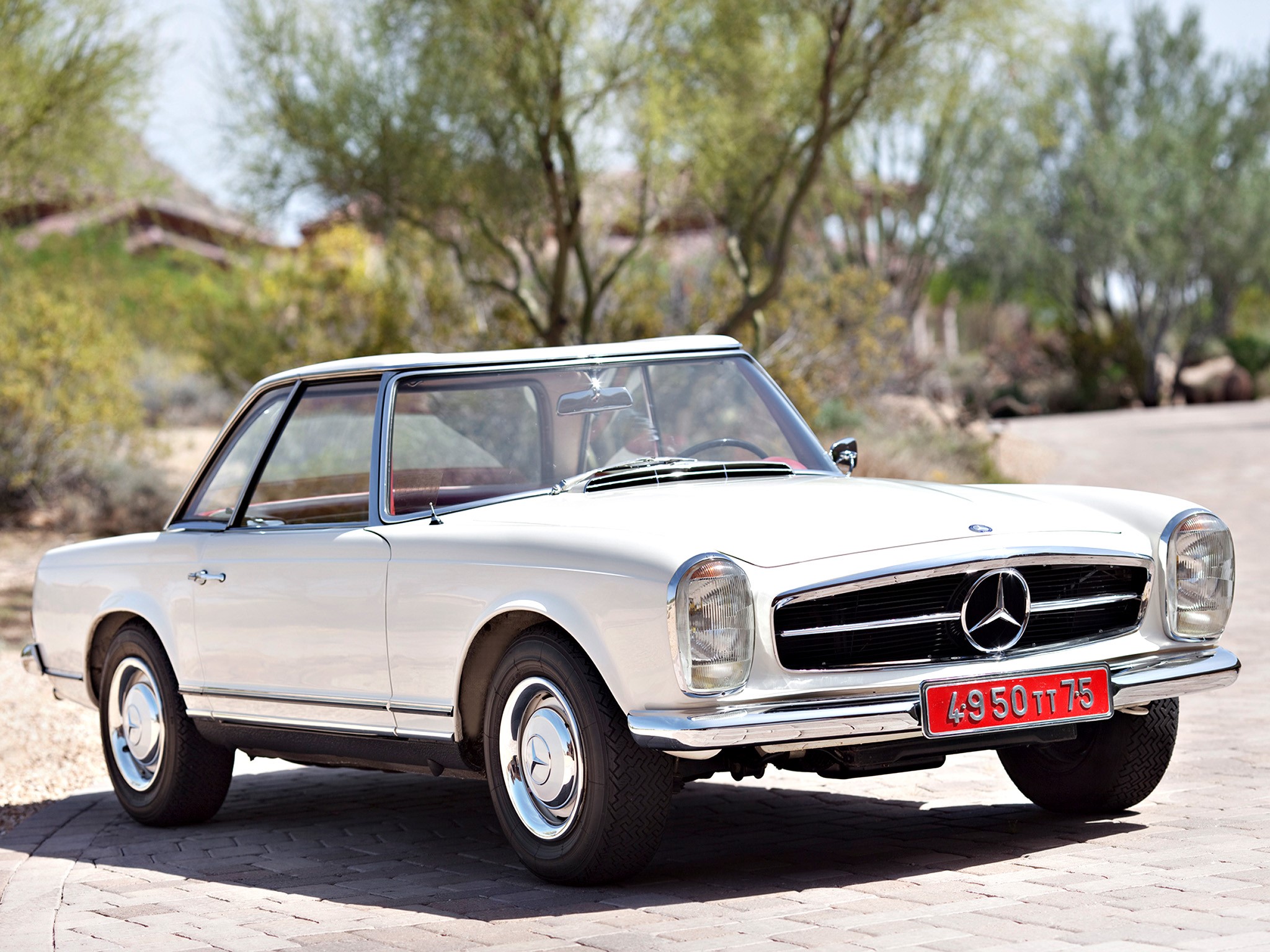White Mercedes-Benz SL Roadster HD Wallpaper