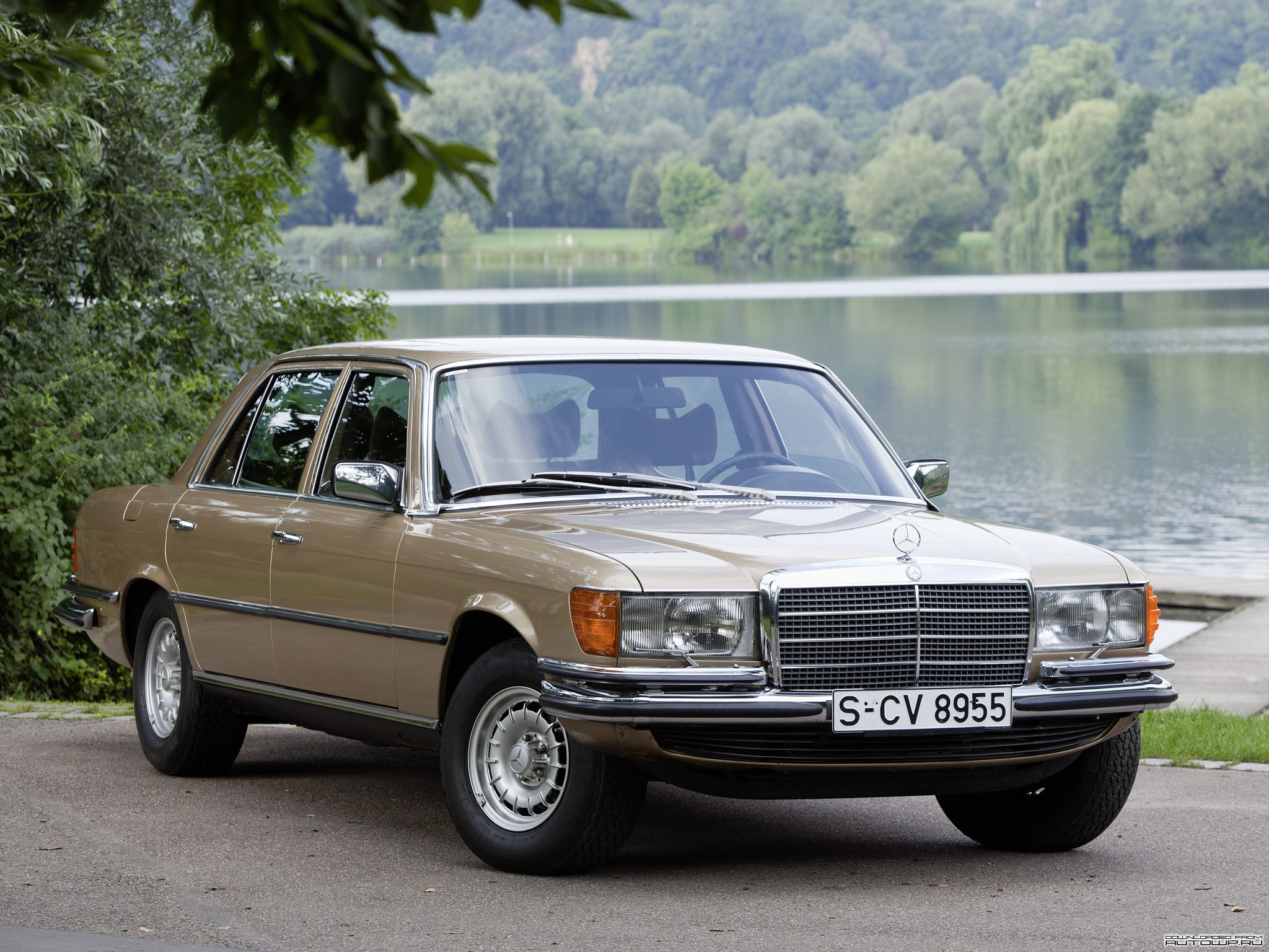 Mercedes-Benz S-Class W116 parked by a lake HD Wallpaper