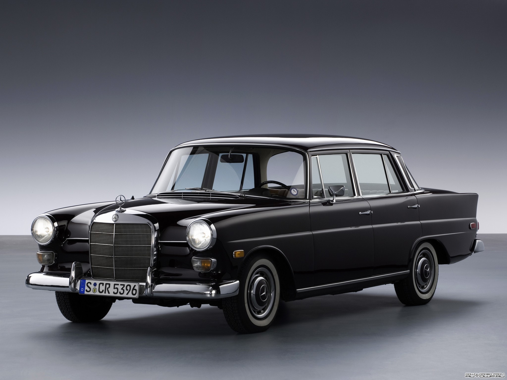 Black Mercedes-Benz E-Klasse W110 Sedan HD Wallpaper