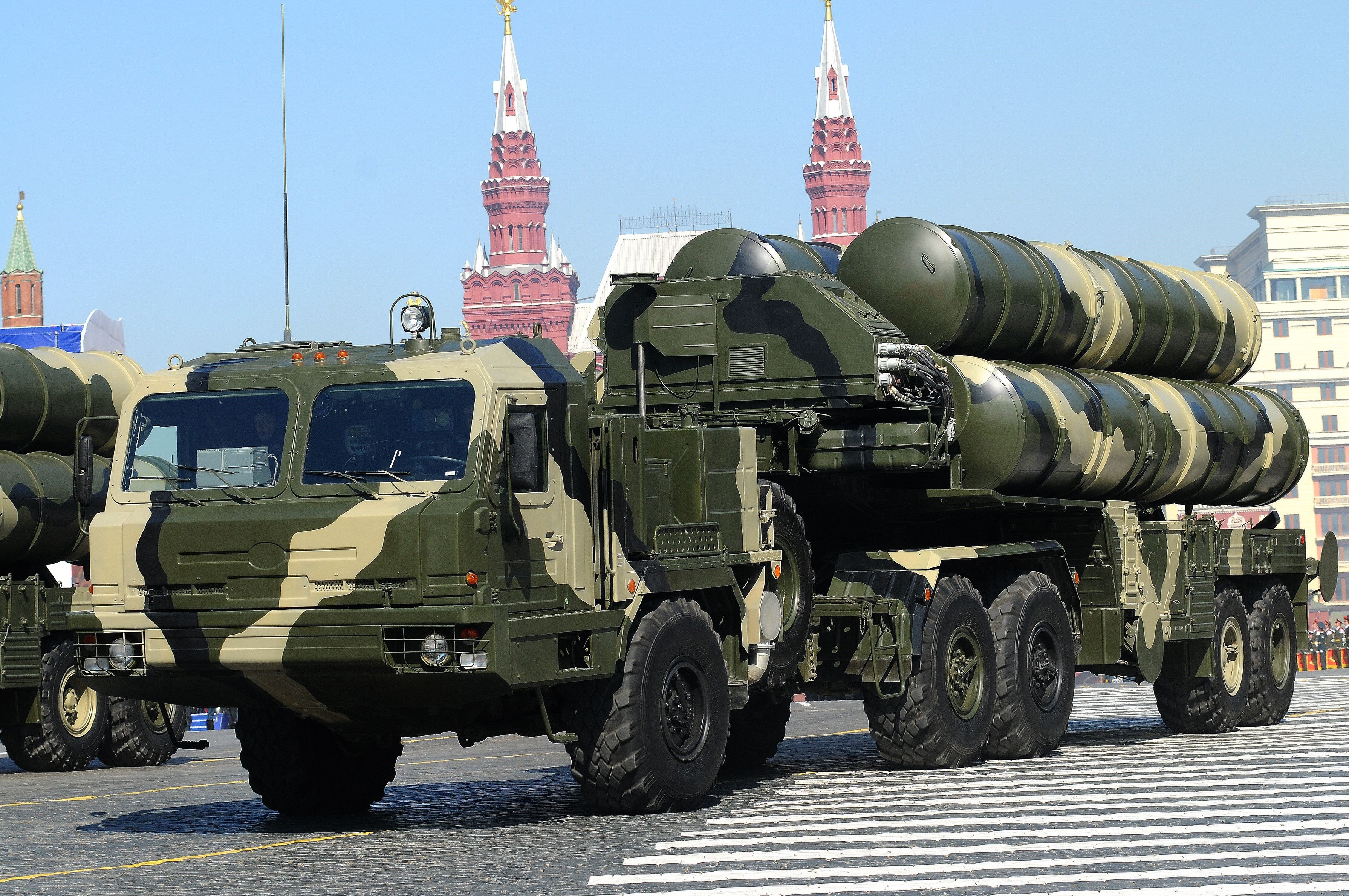 Russian S-400 missile system on Red Square HD Wallpaper