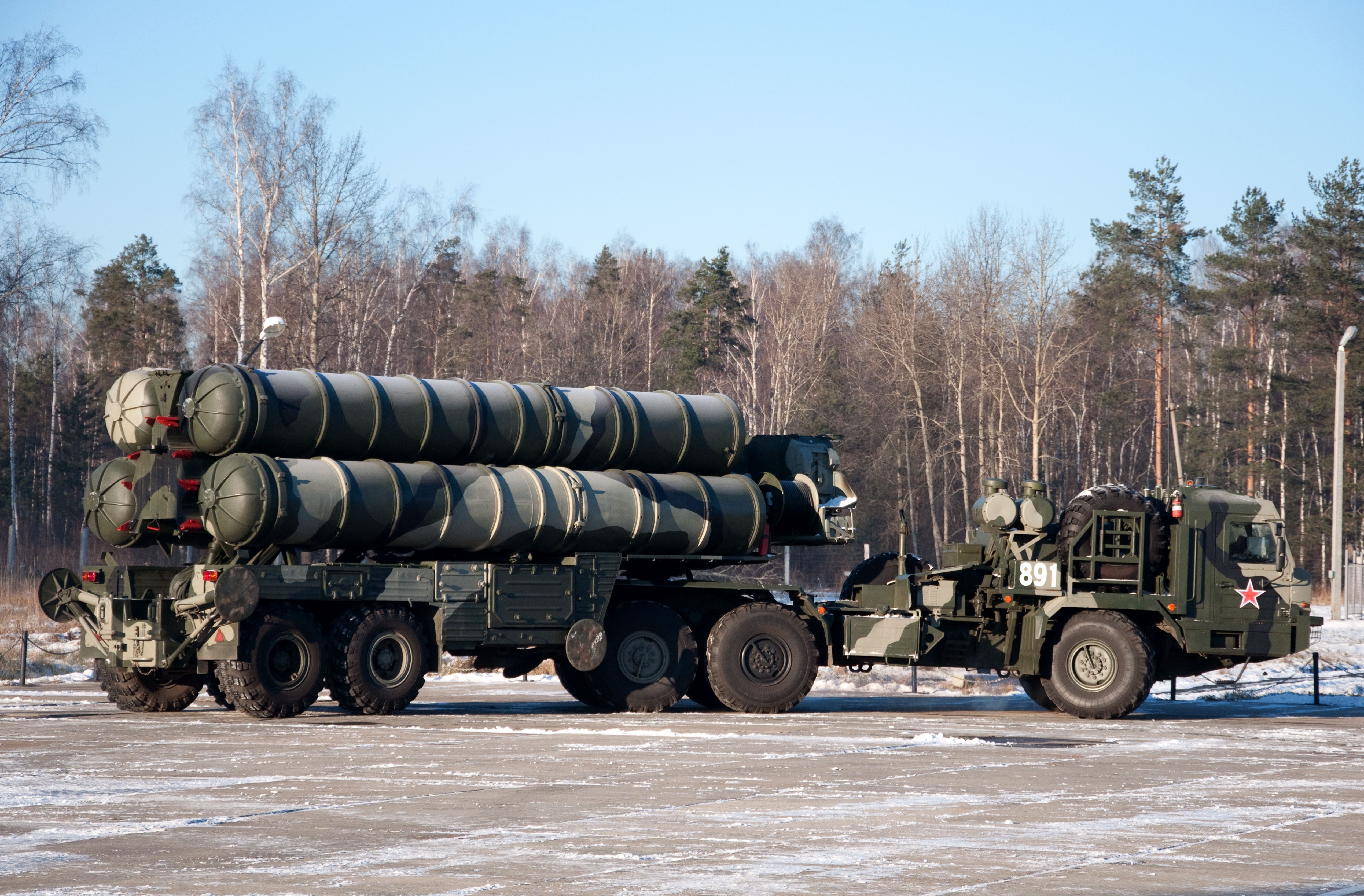 Missile launchers on a truck HD Wallpaper