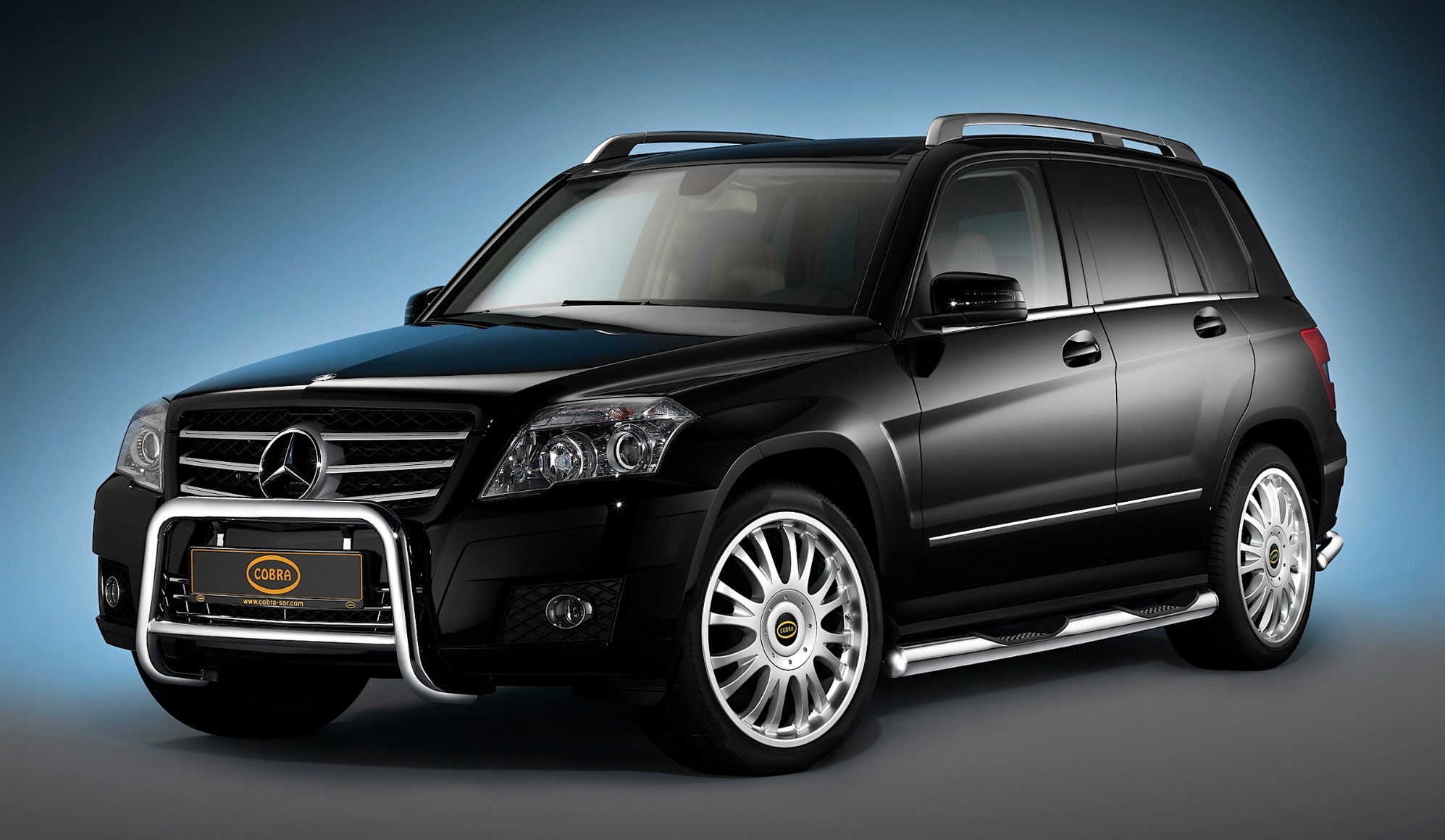 Black Mercedes-Benz GLK with Cobra bull bar HD Wallpaper