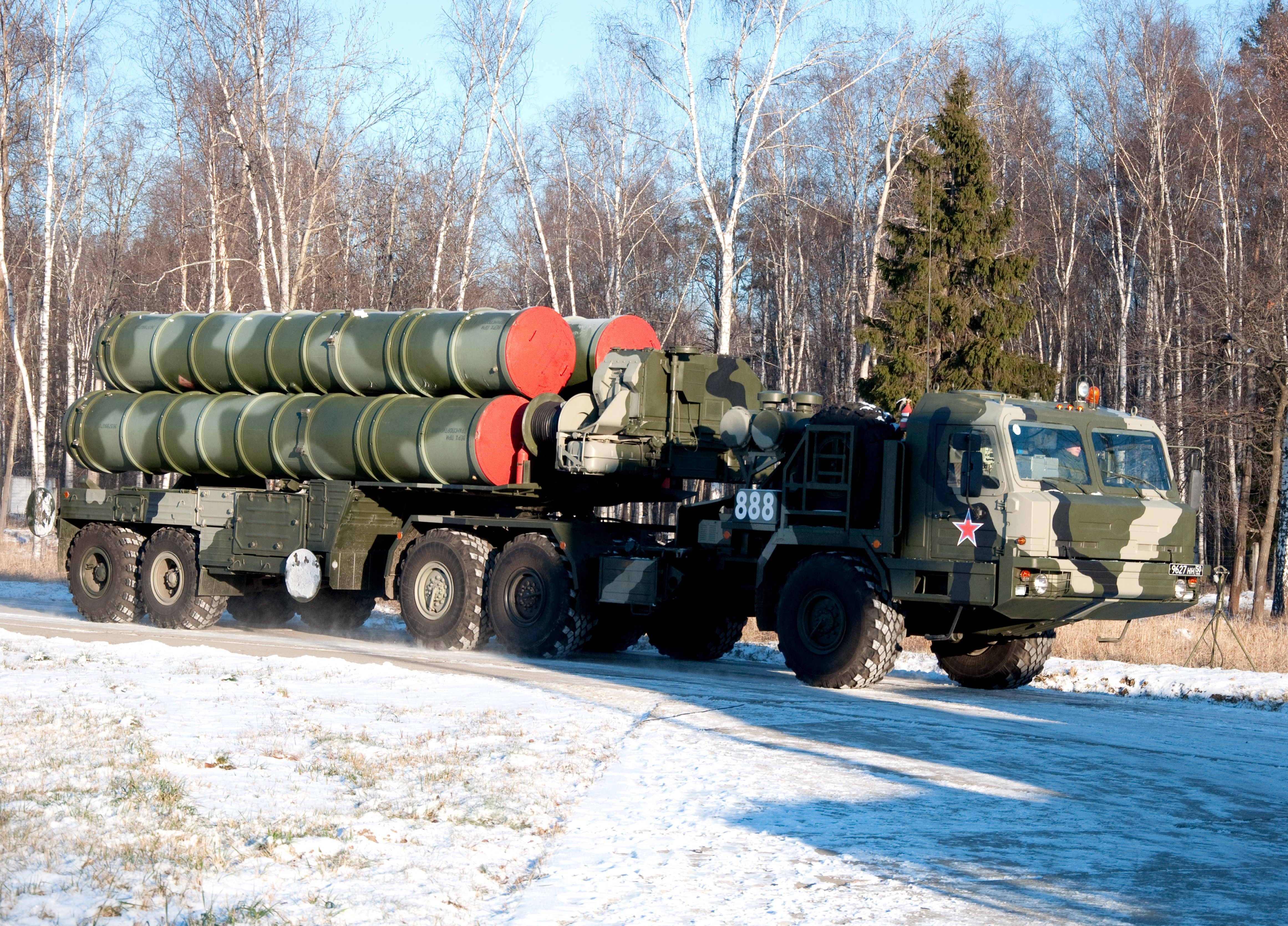 4K Missile launchers on a truck HD Wallpaper