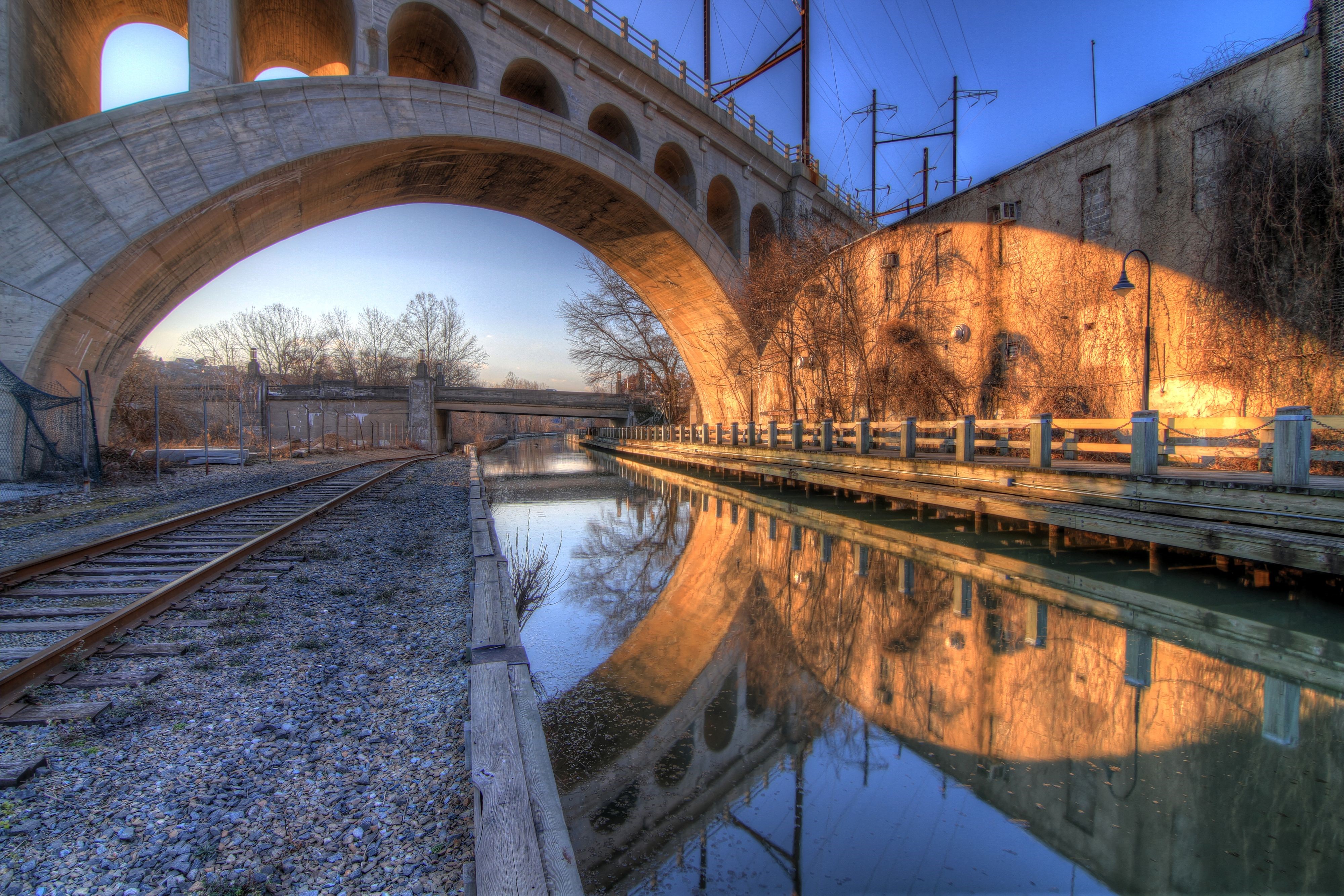Manayunk Canal Bridge and Railroad Tracks HD Wallpaper