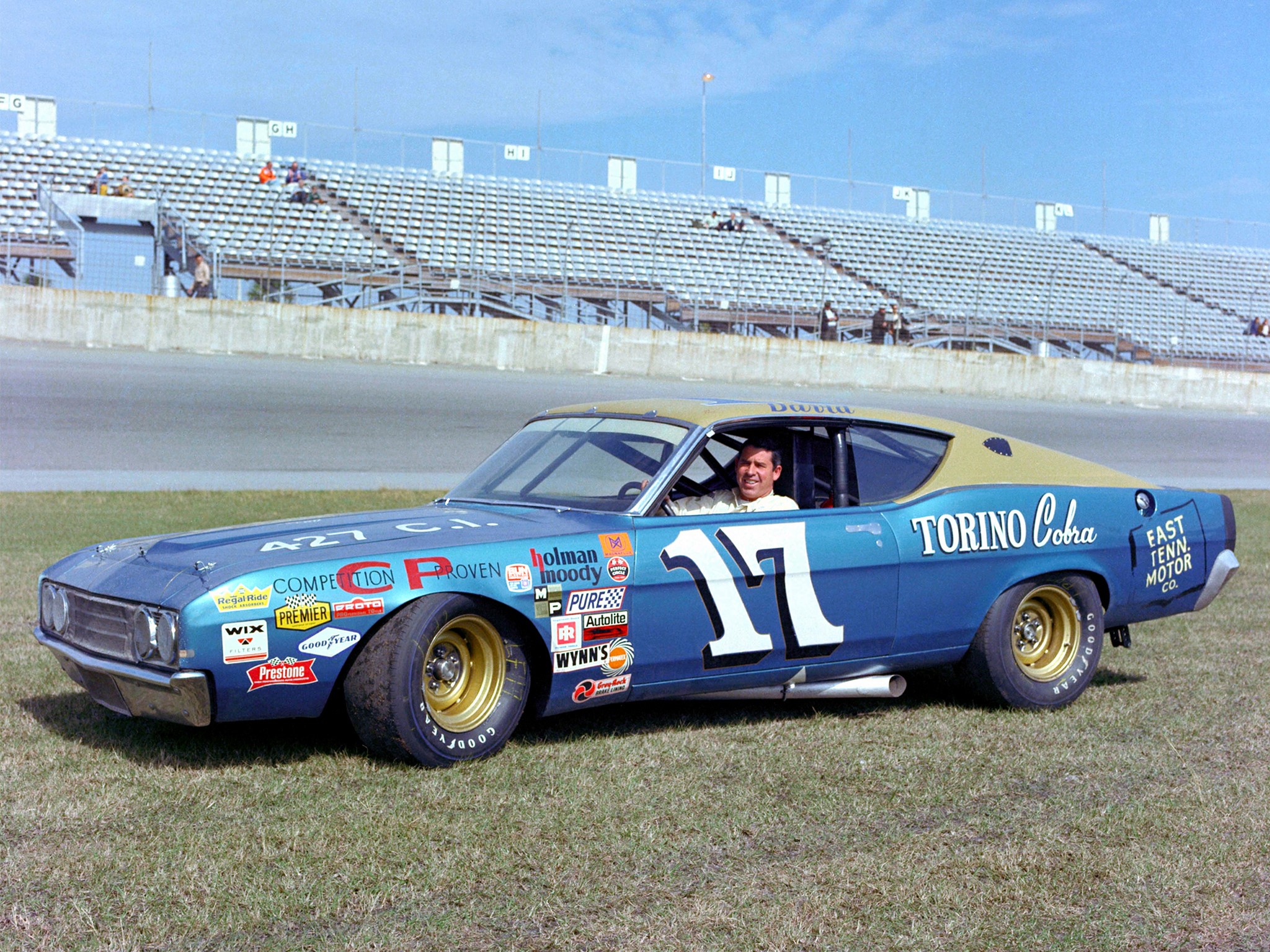 David Pearson's 1969 Ford Torino Cobra NASCAR HD Wallpaper