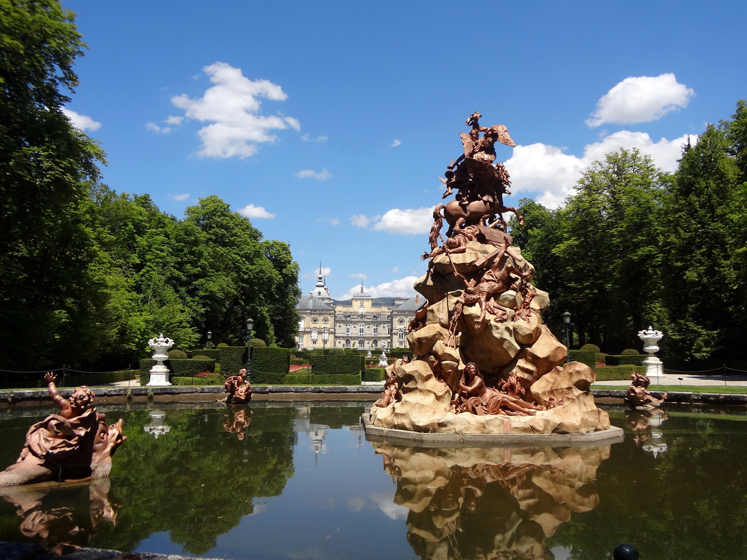 Fountain and Palace Gardens in Madrid, Spain HD Wallpaper