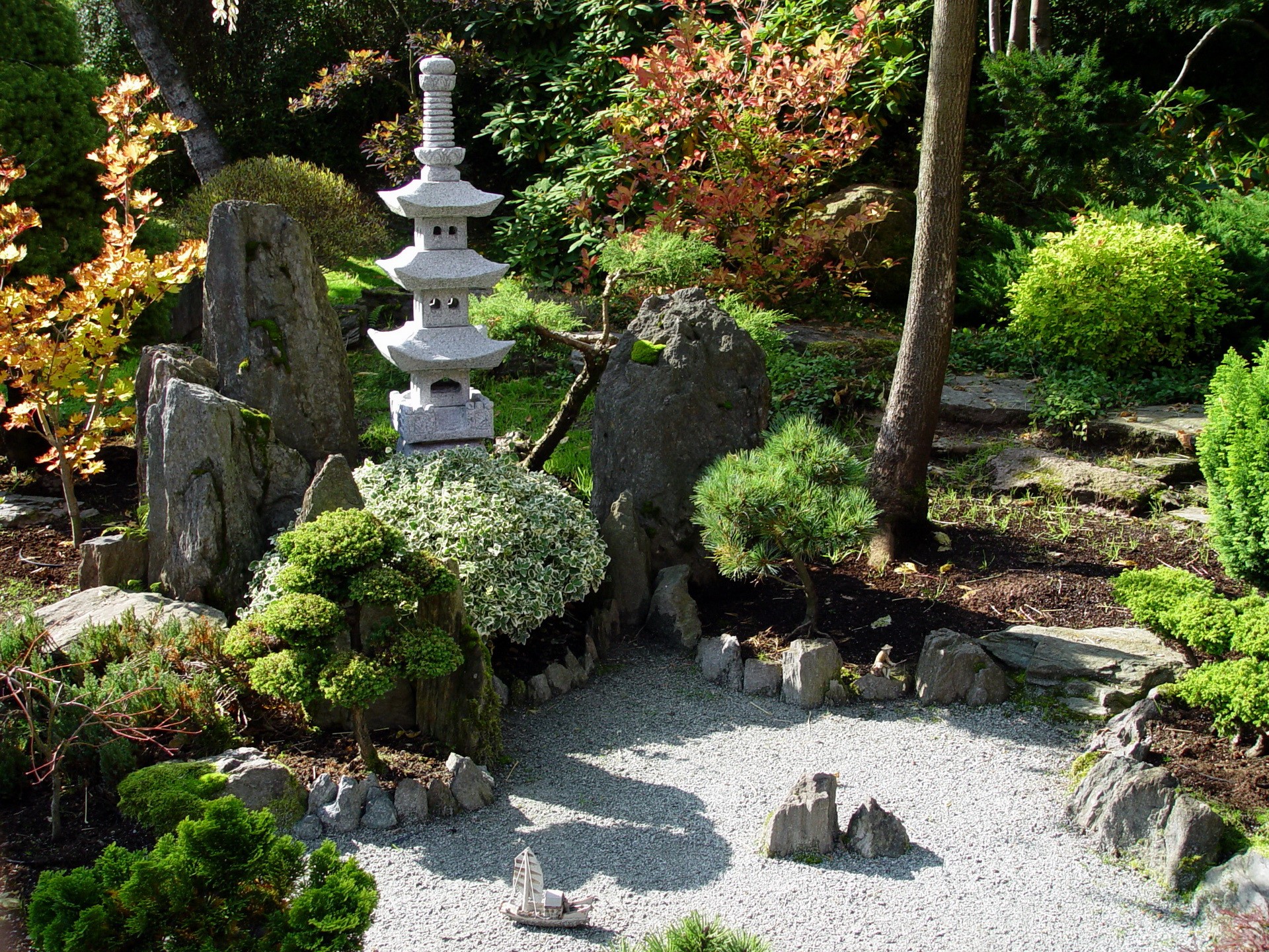 Japanese garden with pagoda and bonsai trees HD Wallpaper