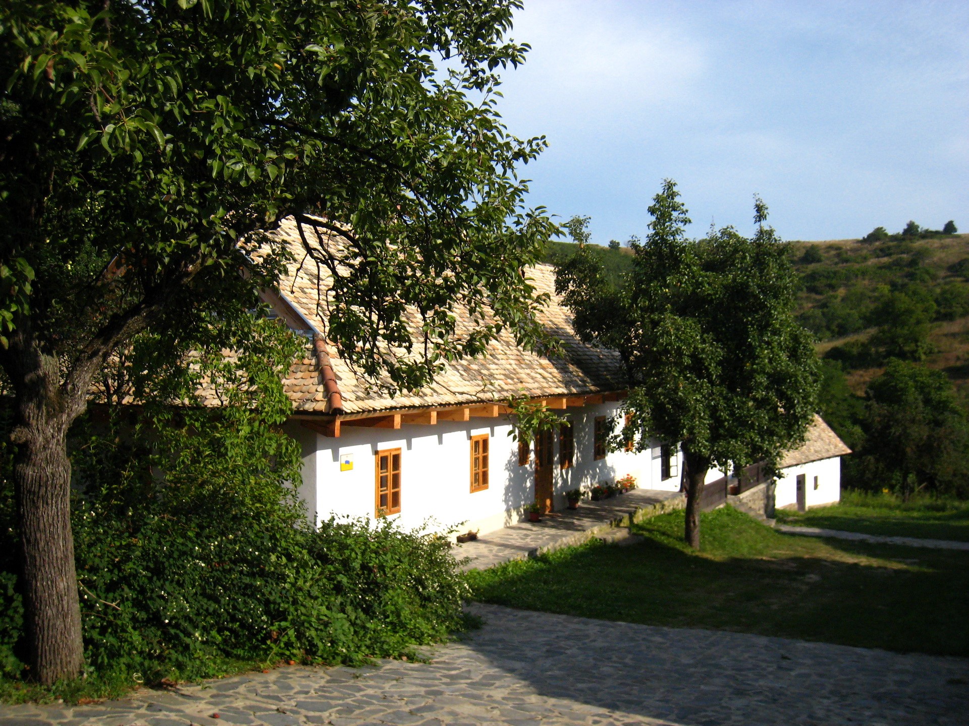 Traditional Hungarian House in a Rural Landscape HD Wallpaper