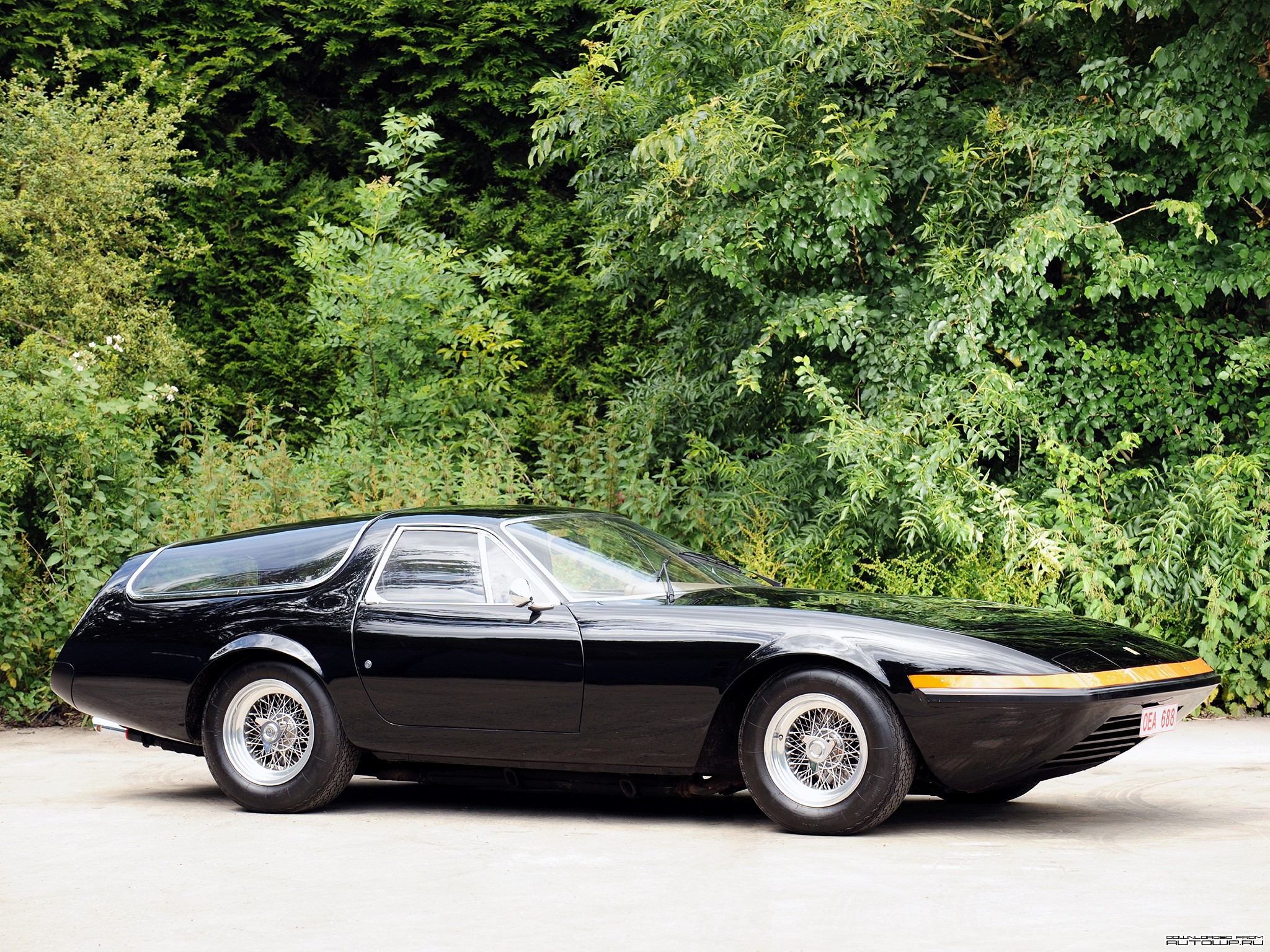 1975 Ferrari 365 GTB 4 Shooting Brake HD Wallpaper