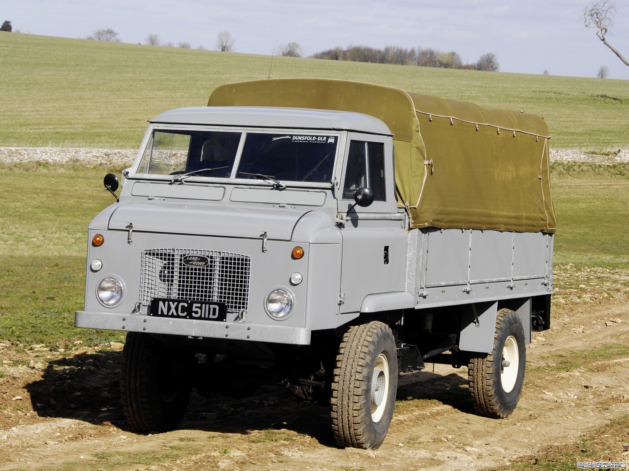 Land Rover Series II Forward Control Truck HD Wallpaper