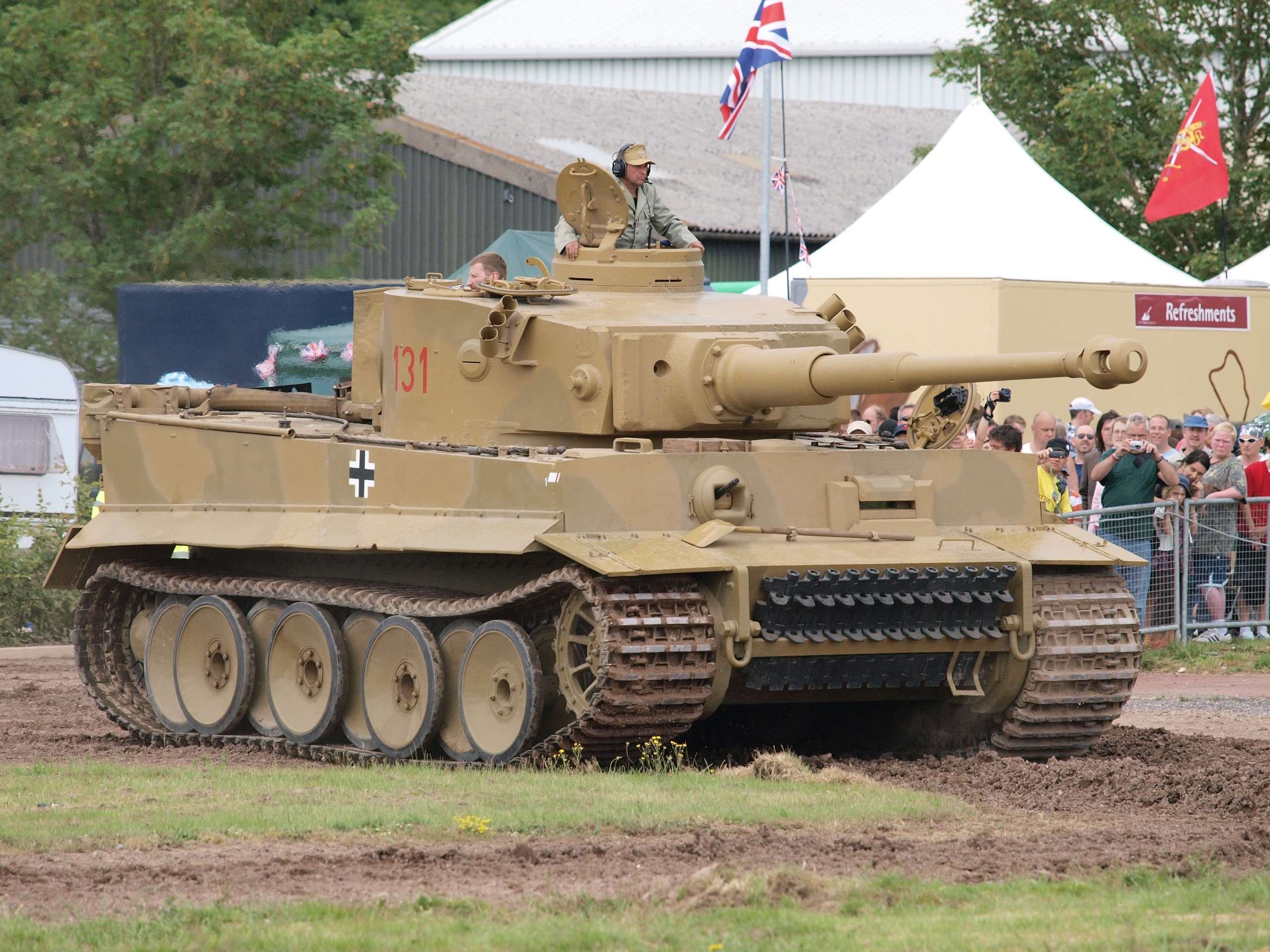 Tiger I tank with German cross and number 131 HD Wallpaper