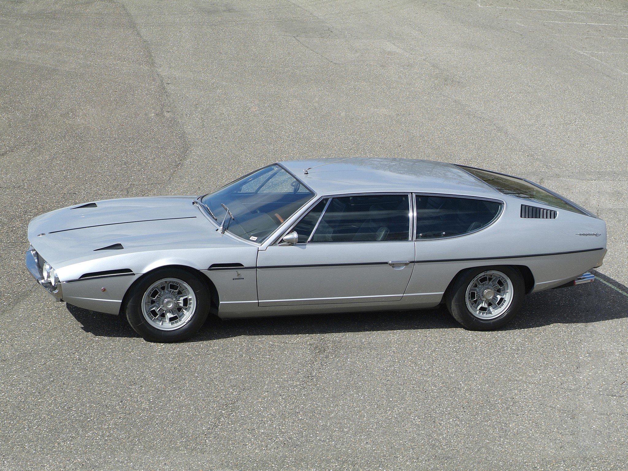 Silver Lamborghini Espada parked on asphalt HD Wallpaper