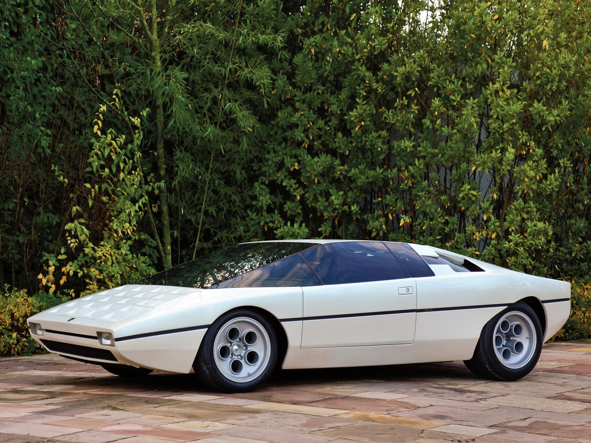 White Lamborghini Countach LP500 concept car HD Wallpaper