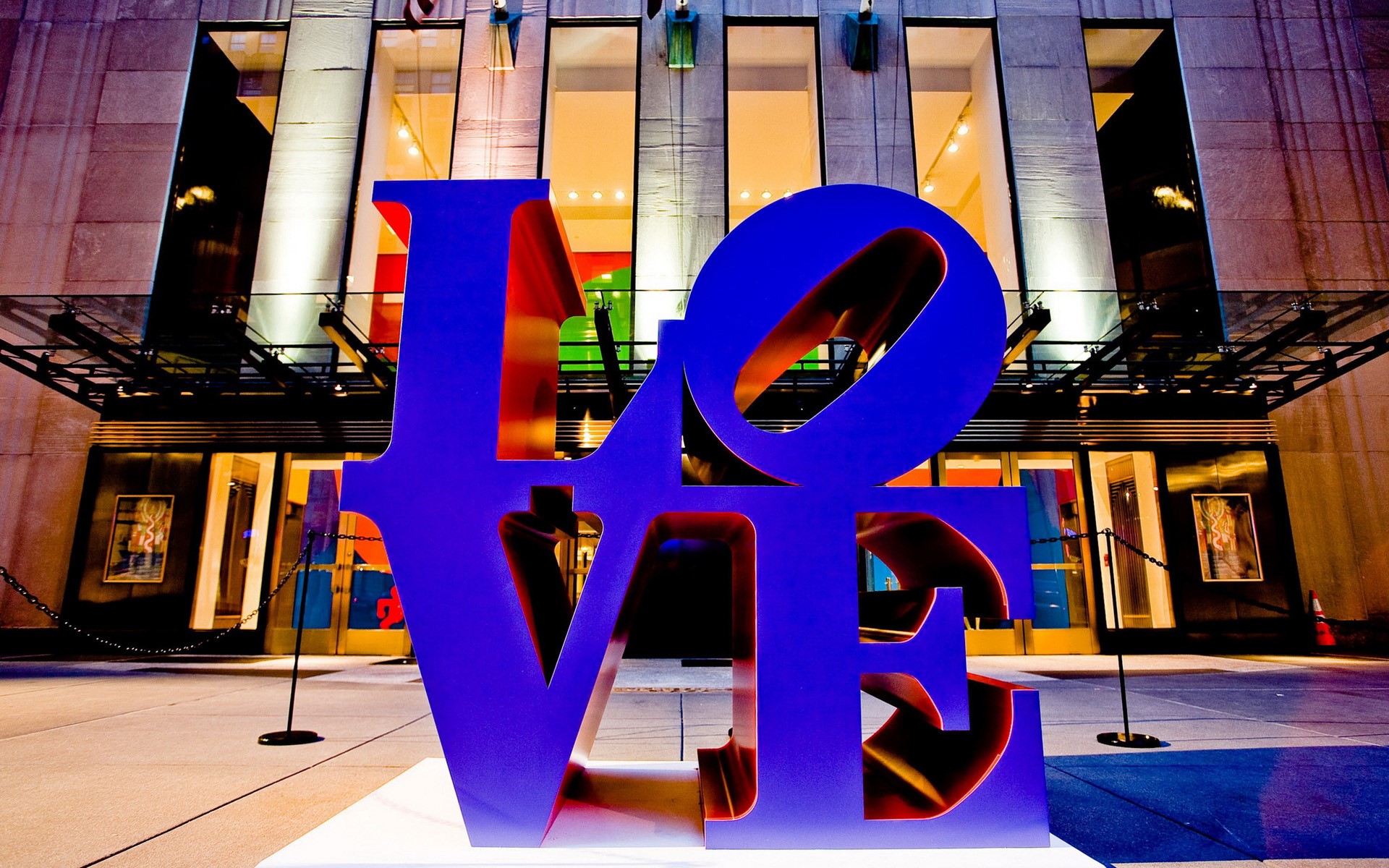 Robert Indiana's LOVE sculpture in Philadelphia HD Wallpaper