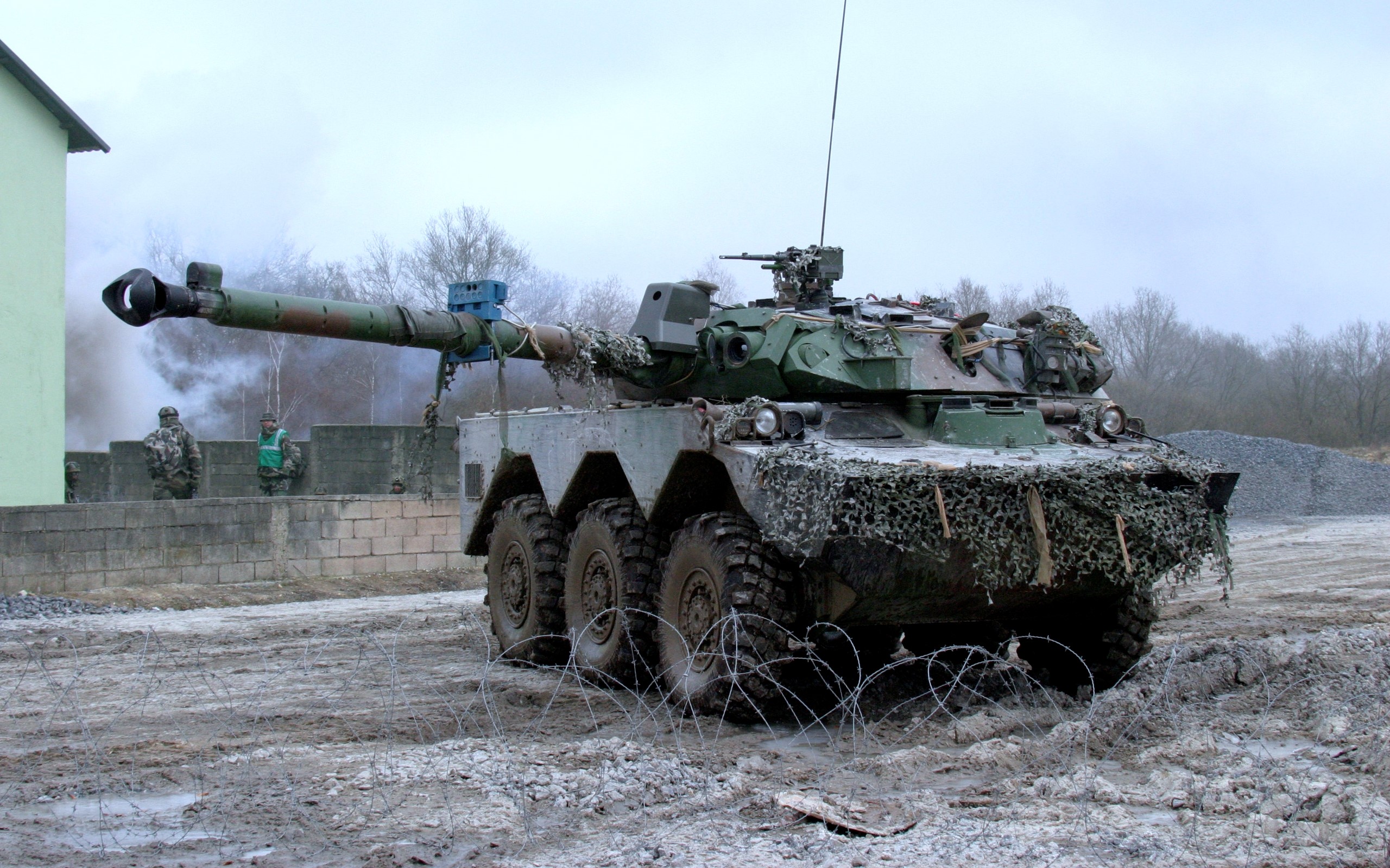 French AMX-10 RC armored fighting vehicle firing HD Wallpaper