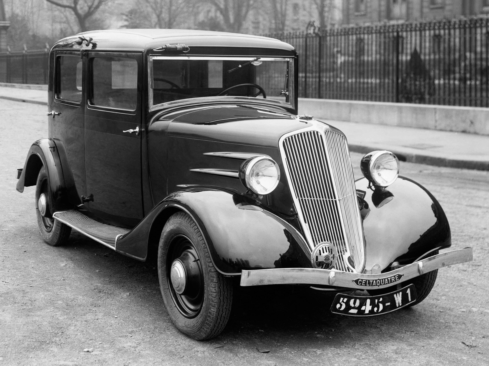 Renault Celtaquatre Sedan HD Wallpaper