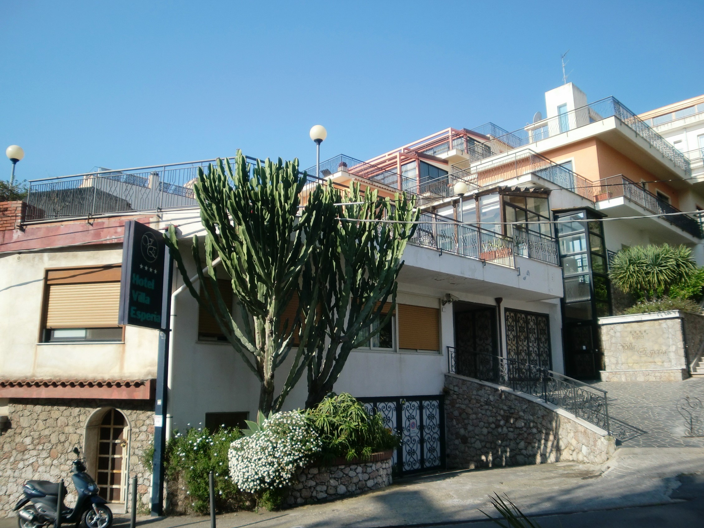 Hotel Villa Esperia in Taormina, Sicily, Italy HD Wallpaper