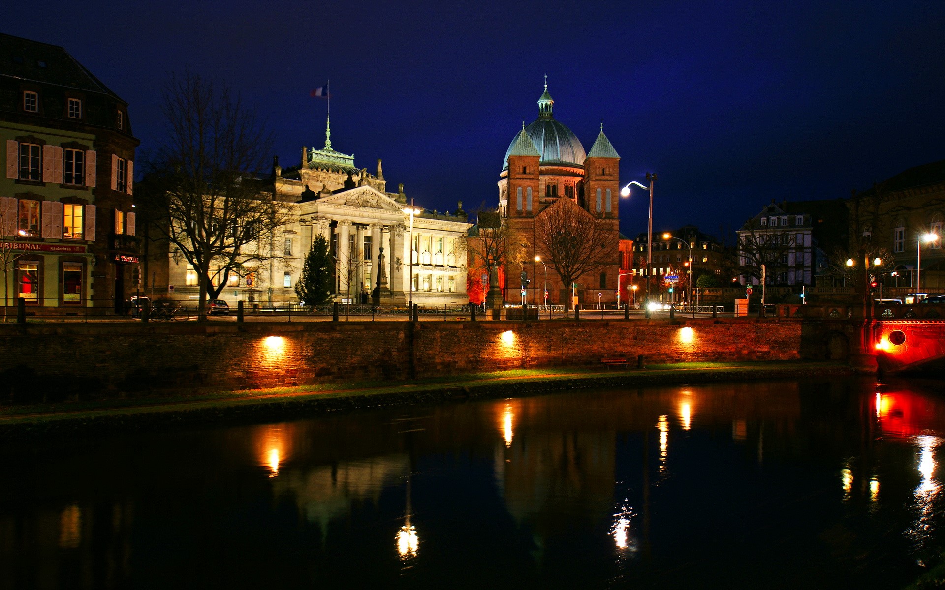 Strasbourg Courthouse and Cathedral at Night HD Wallpaper