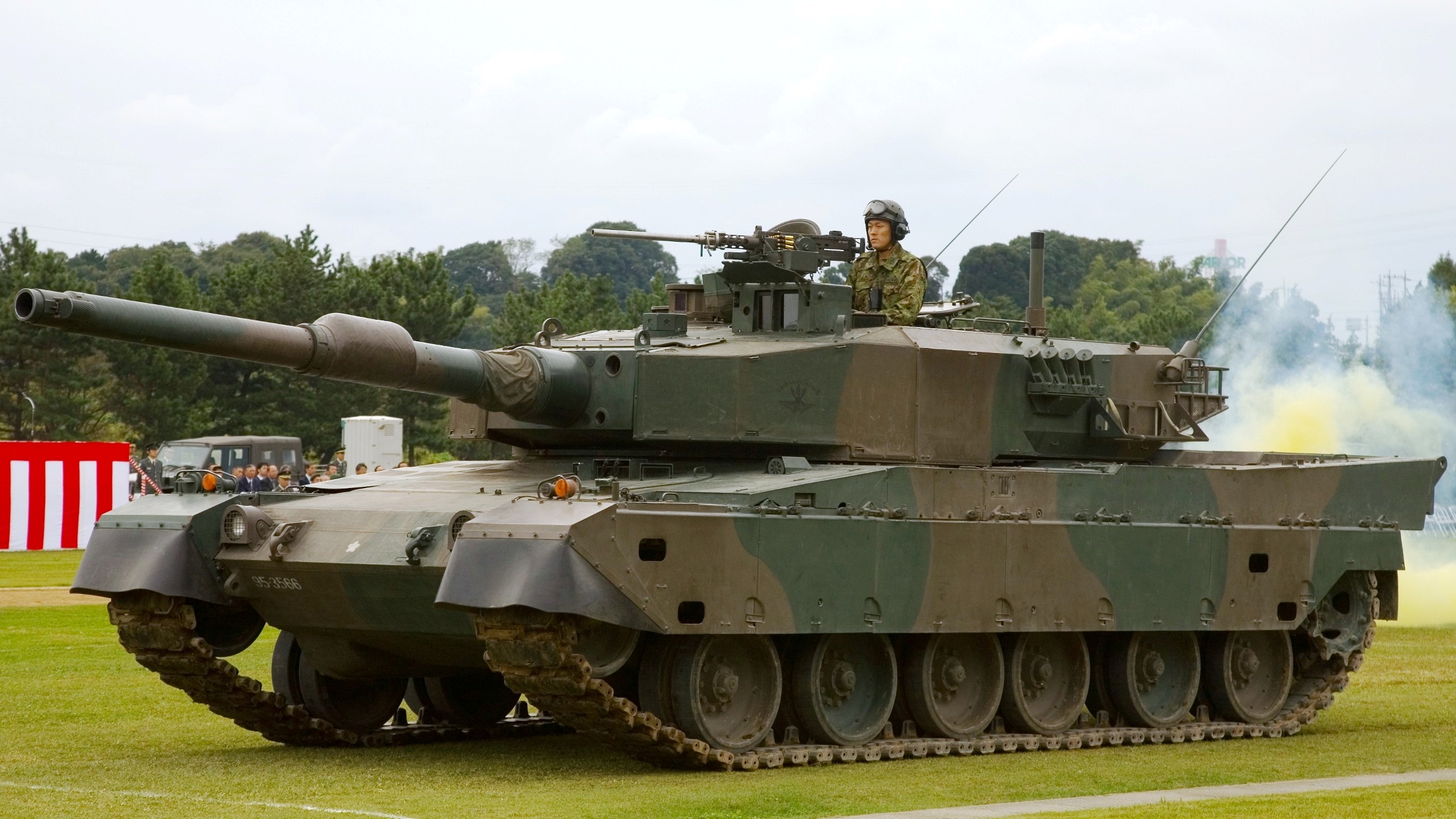 Type 10 tank with crew member HD Wallpaper