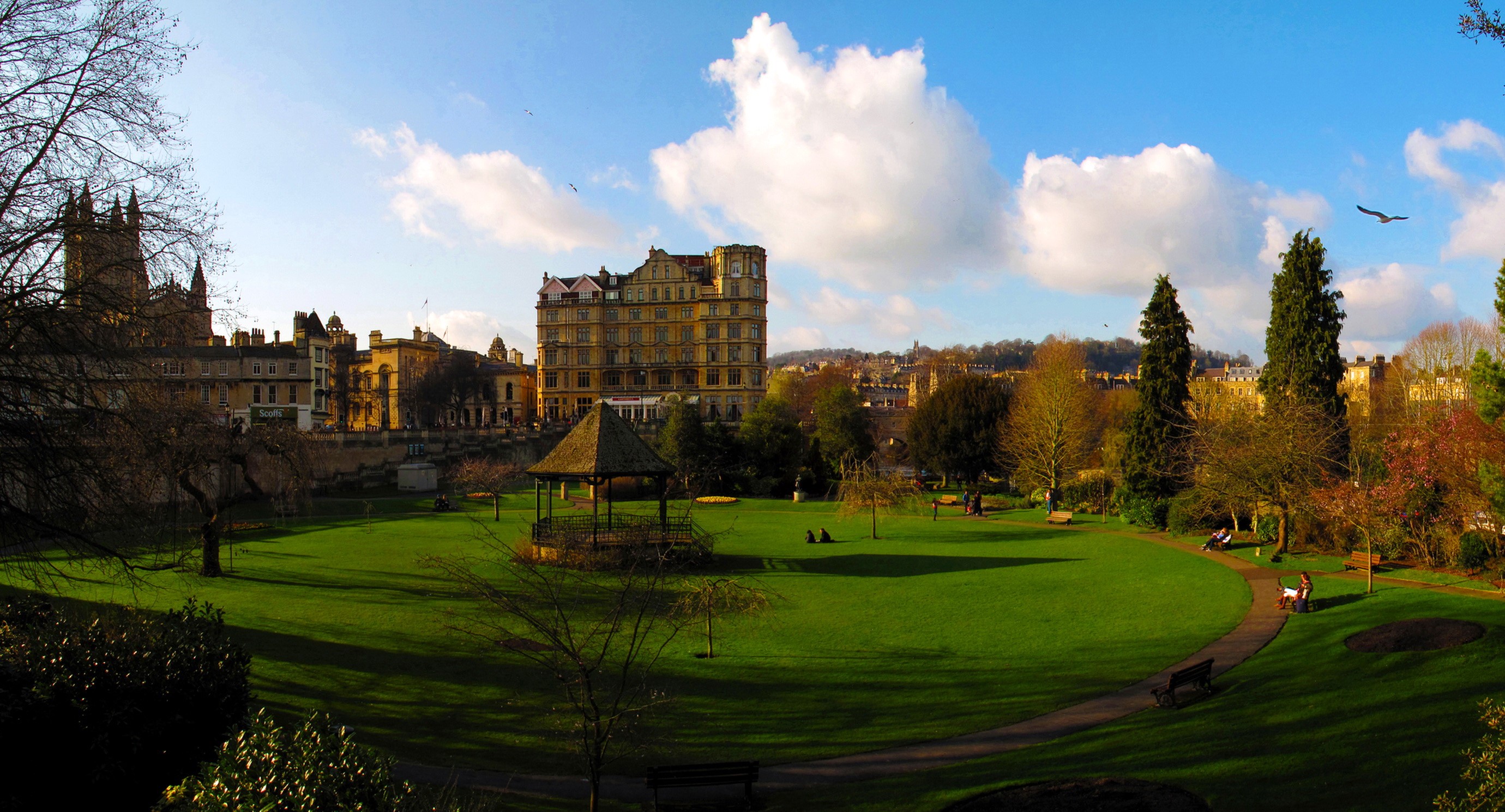 Park with bandstand and buildings in Bath, United Kingdom HD Wallpaper