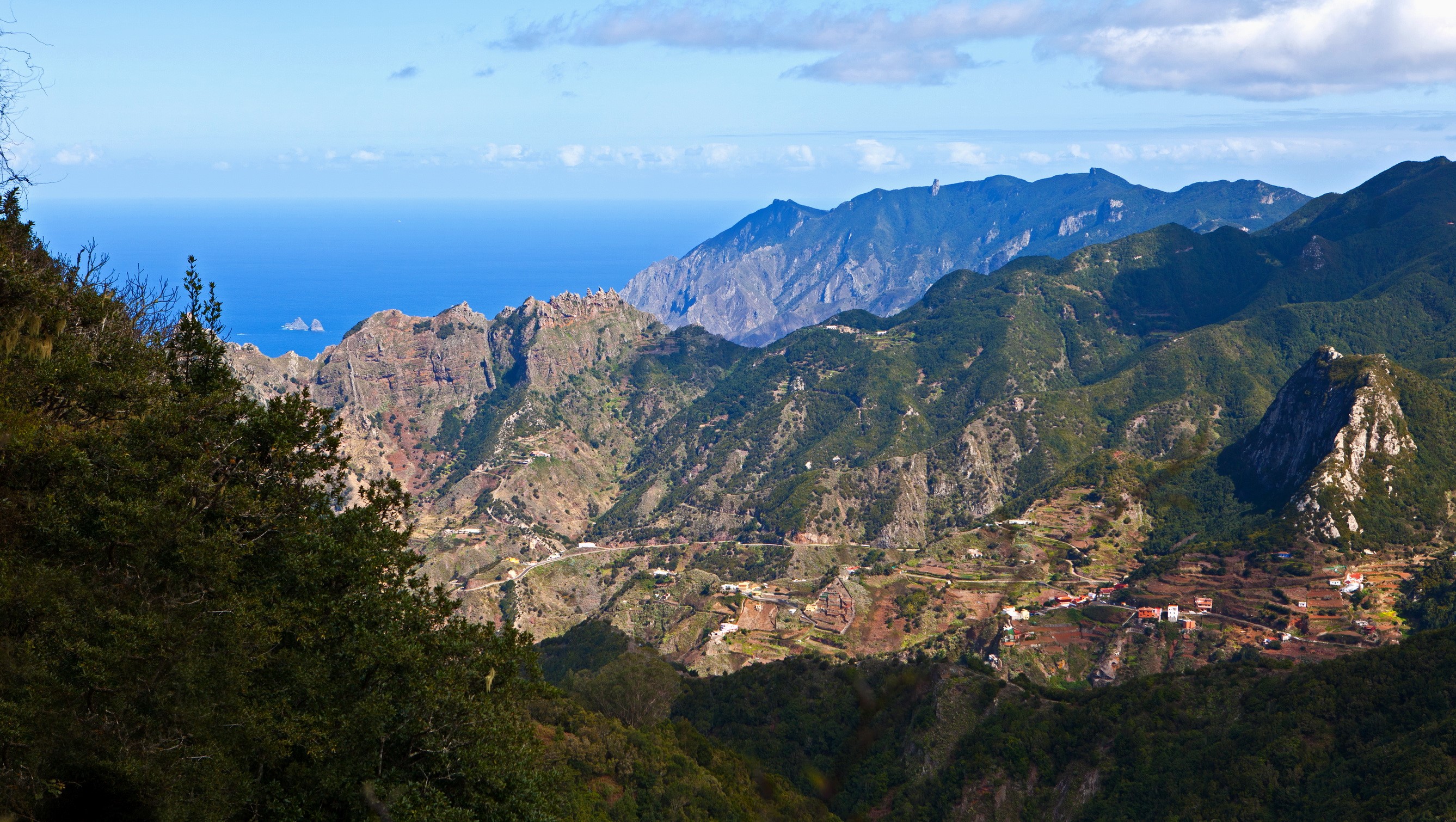 Mountain landscape with ocean and villages HD Wallpaper