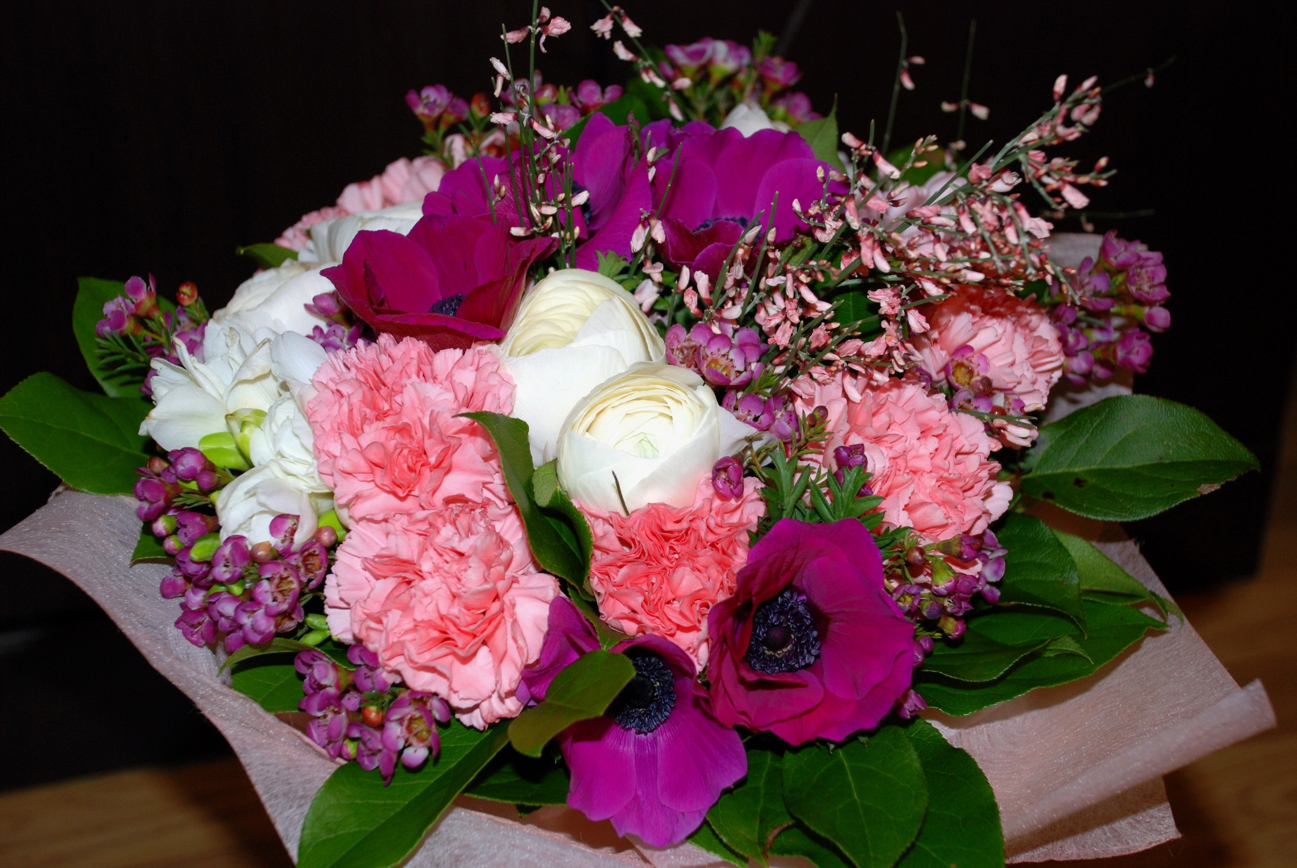 Bouquet of pink and purple flowers HD Wallpaper