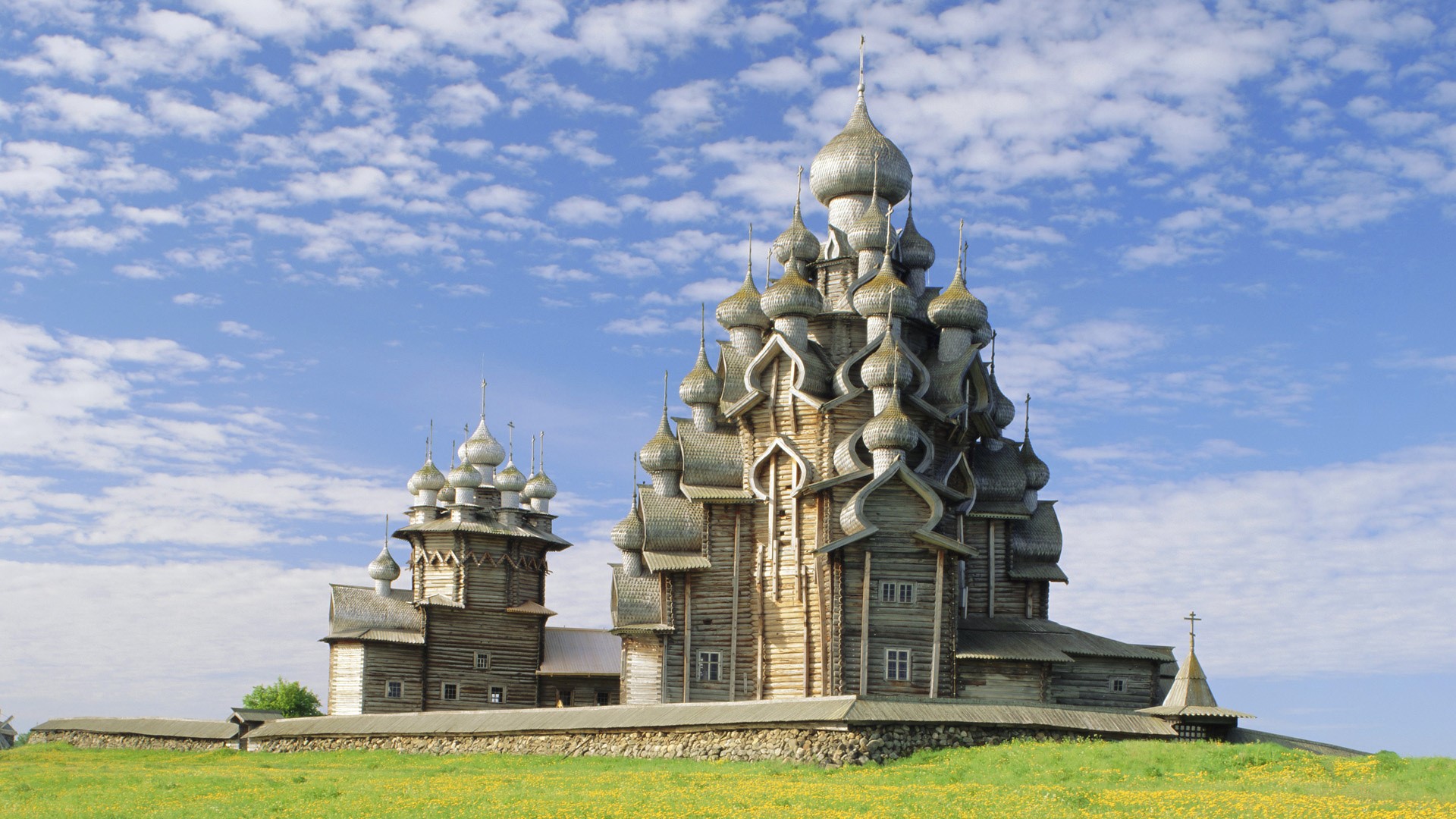 Wooden churches with multiple domes in Russia HD Wallpaper