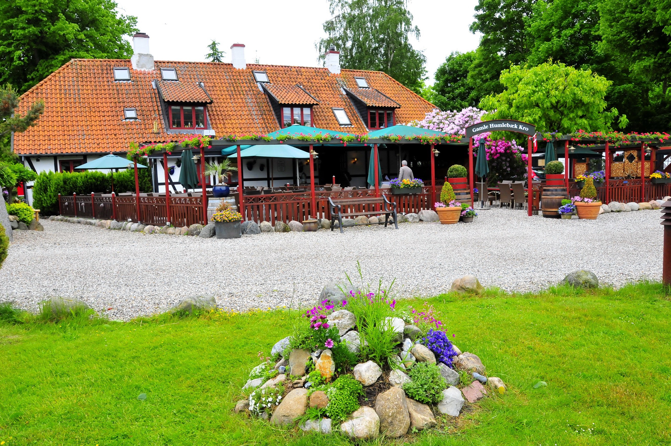 Gazle Humlebæk Kro restaurant in Denmark HD Wallpaper