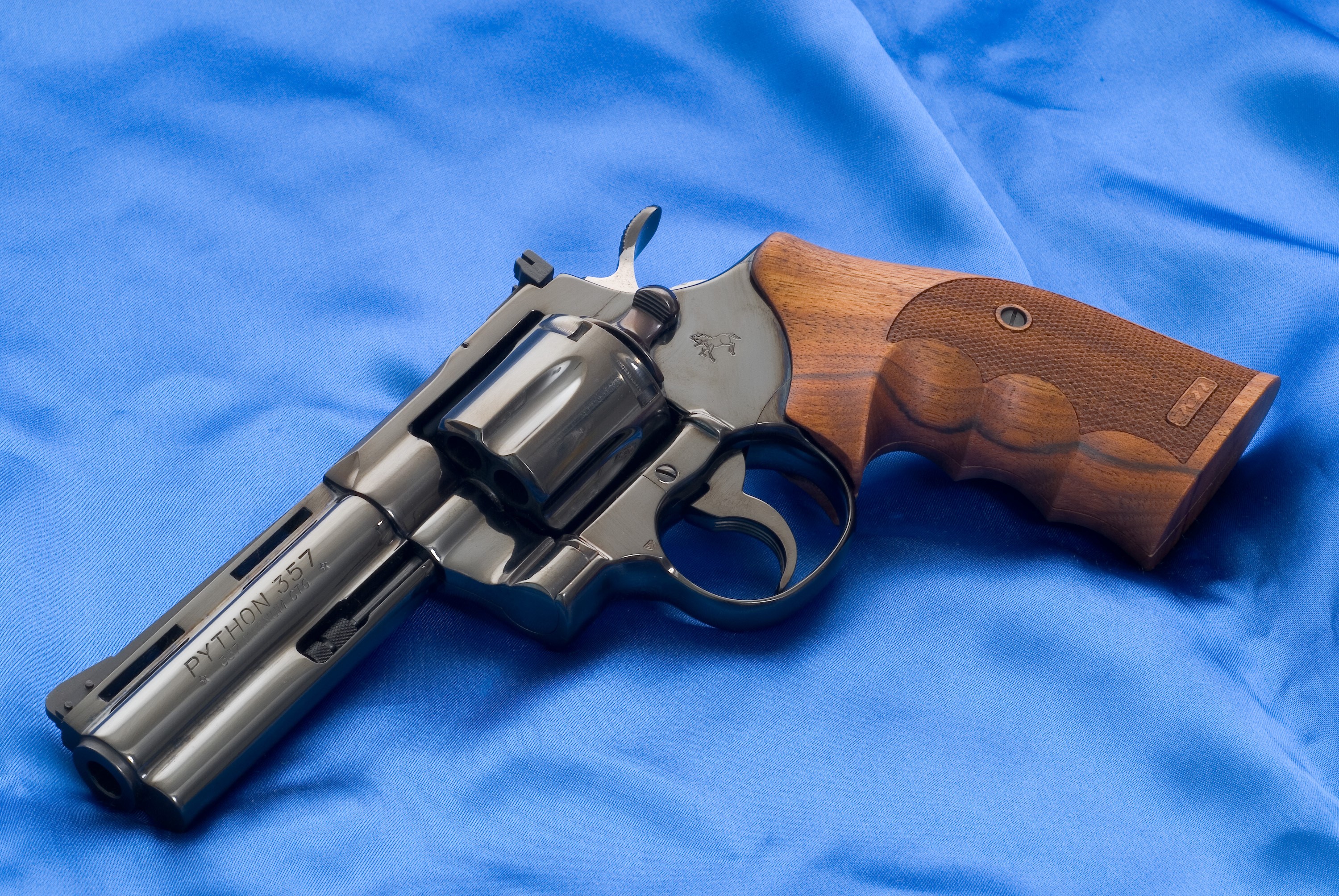 Colt Python .357 Magnum Revolver HD Wallpaper