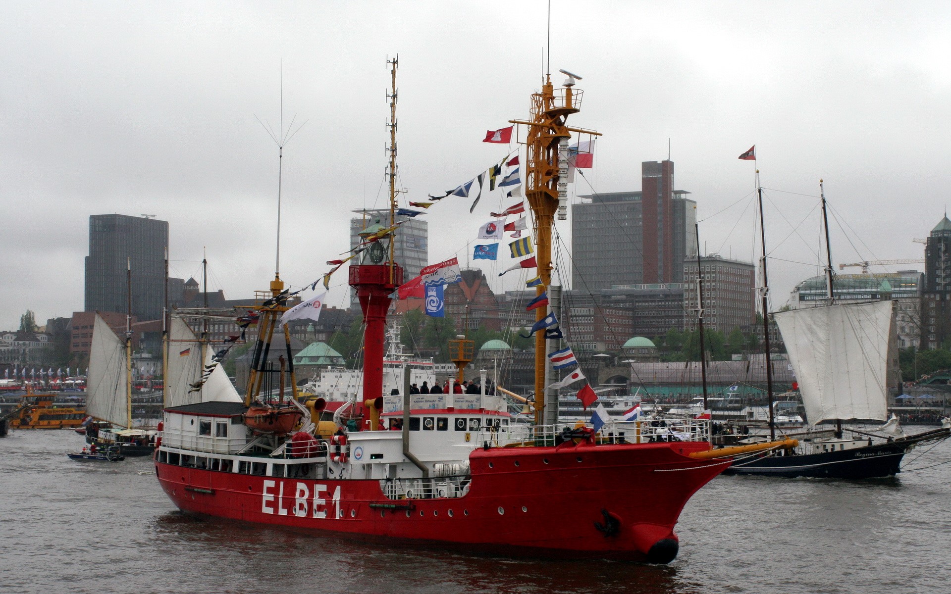 Red ship ELBE 1 and sailboats in Hamburg harbor HD Wallpaper