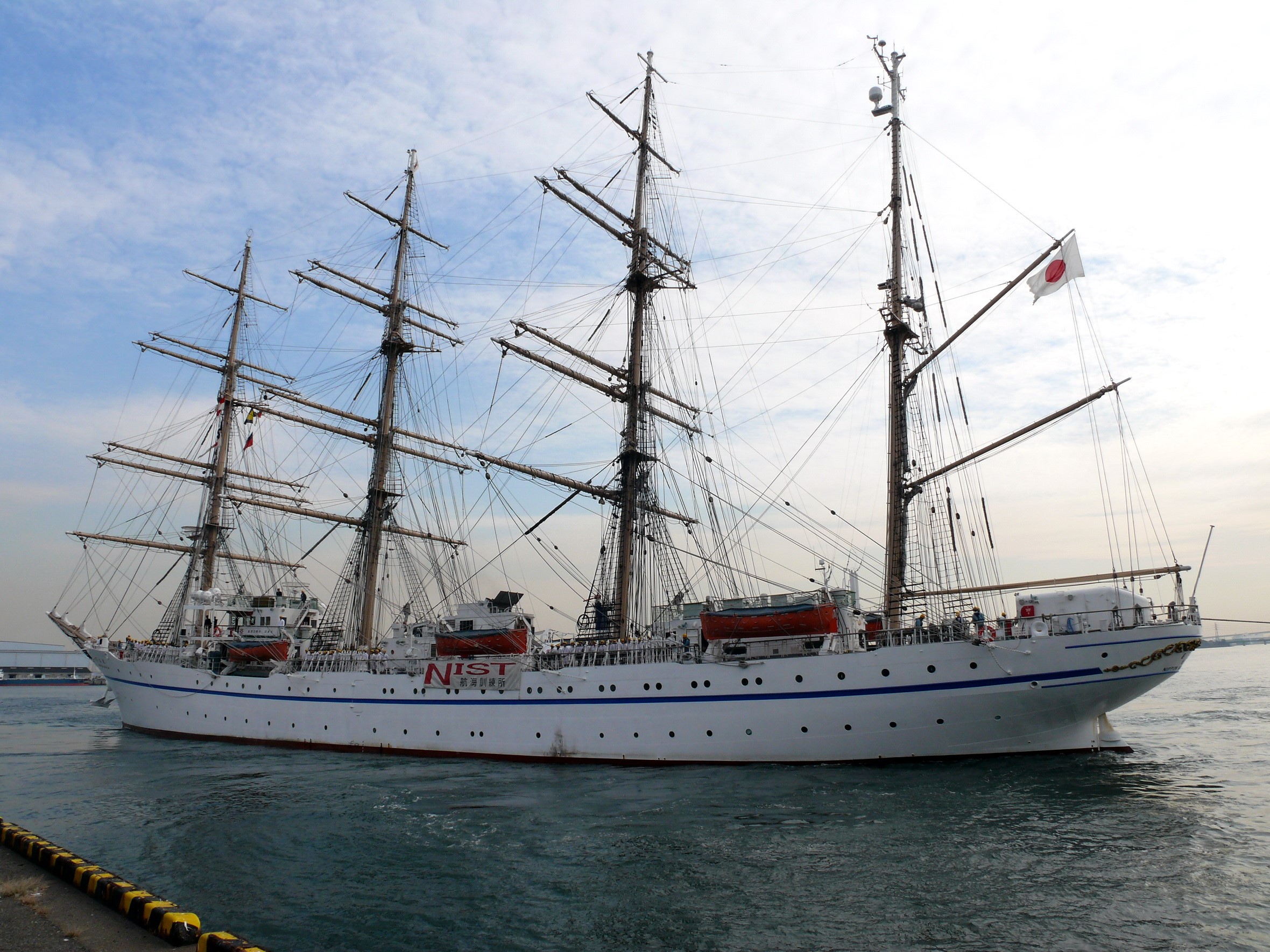 The Japanese training ship Nihonmaru sailing HD Wallpaper