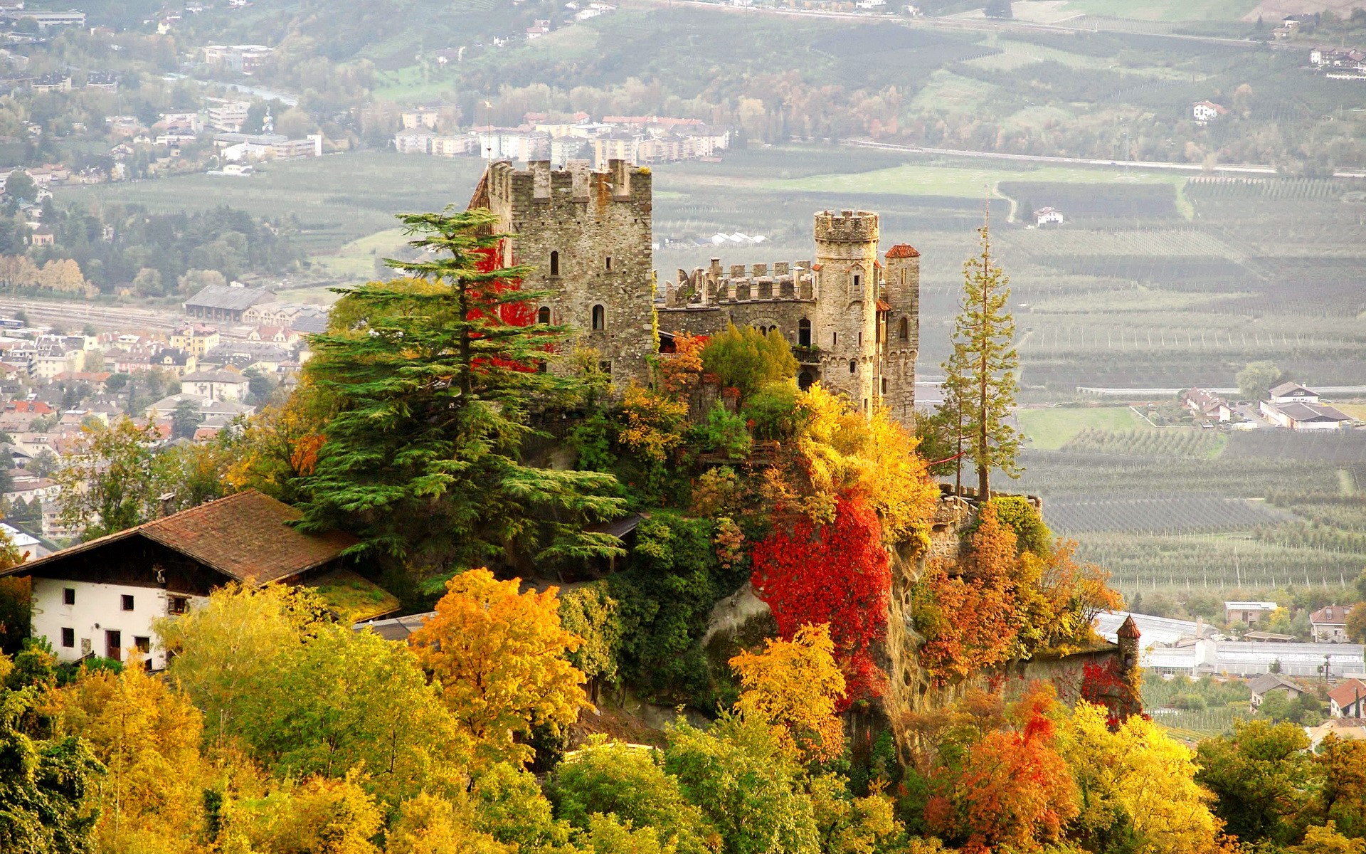 Brunnenburg Castle in South Tyrol, Italy during autumn HD Wallpaper