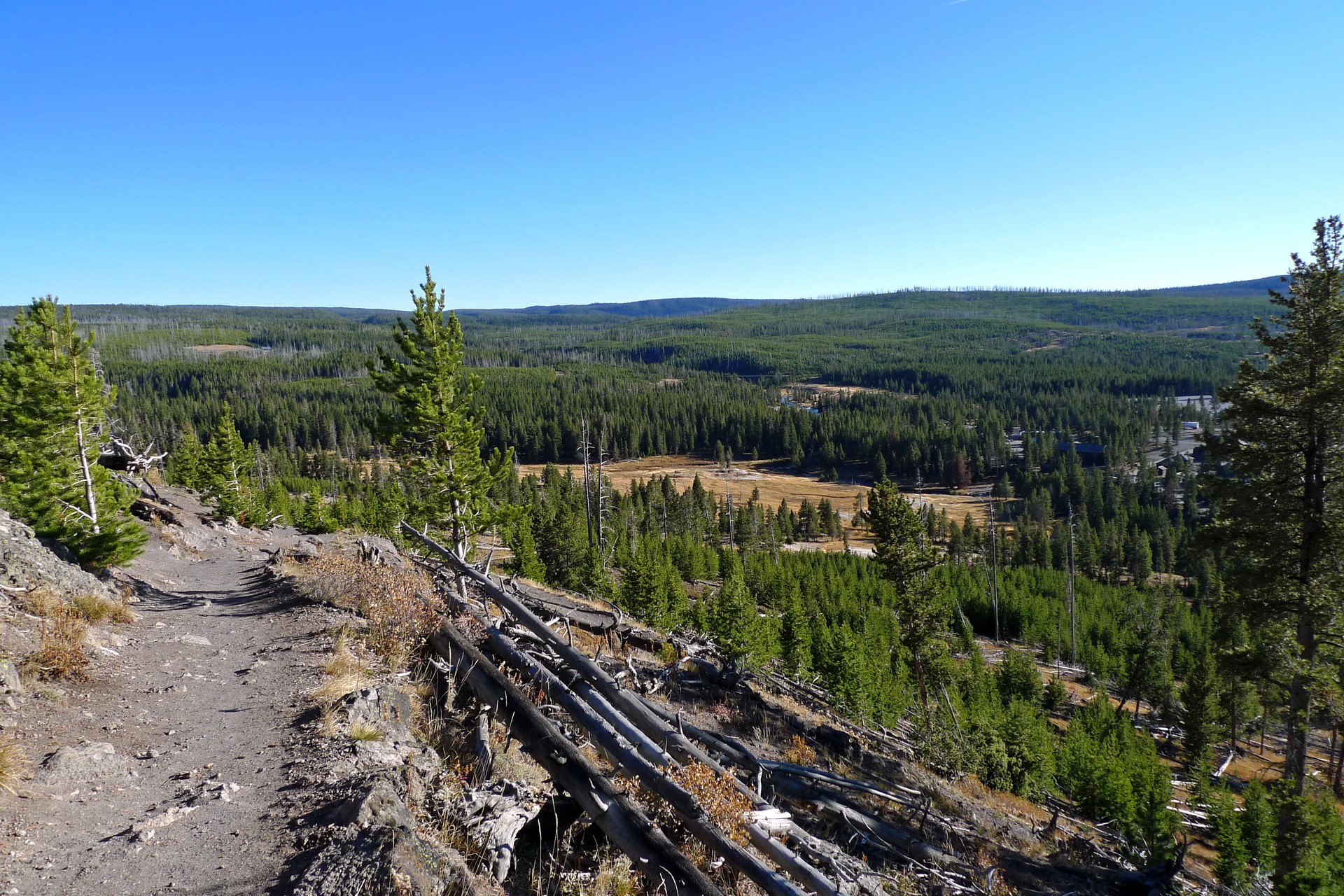 Yellowstone National Park Landscape HD Wallpaper