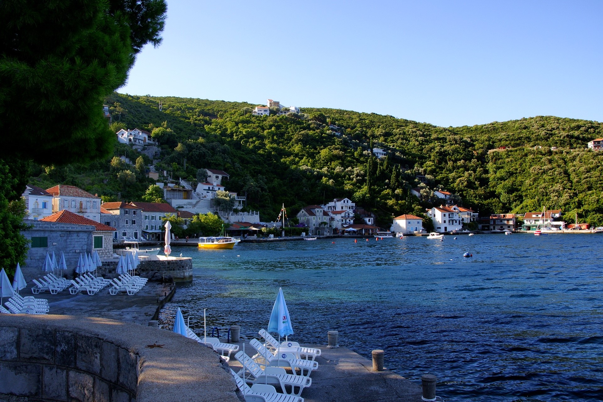 Herceg Novi Rose, Montenegro Coastline with Beach and Boats HD Wallpaper