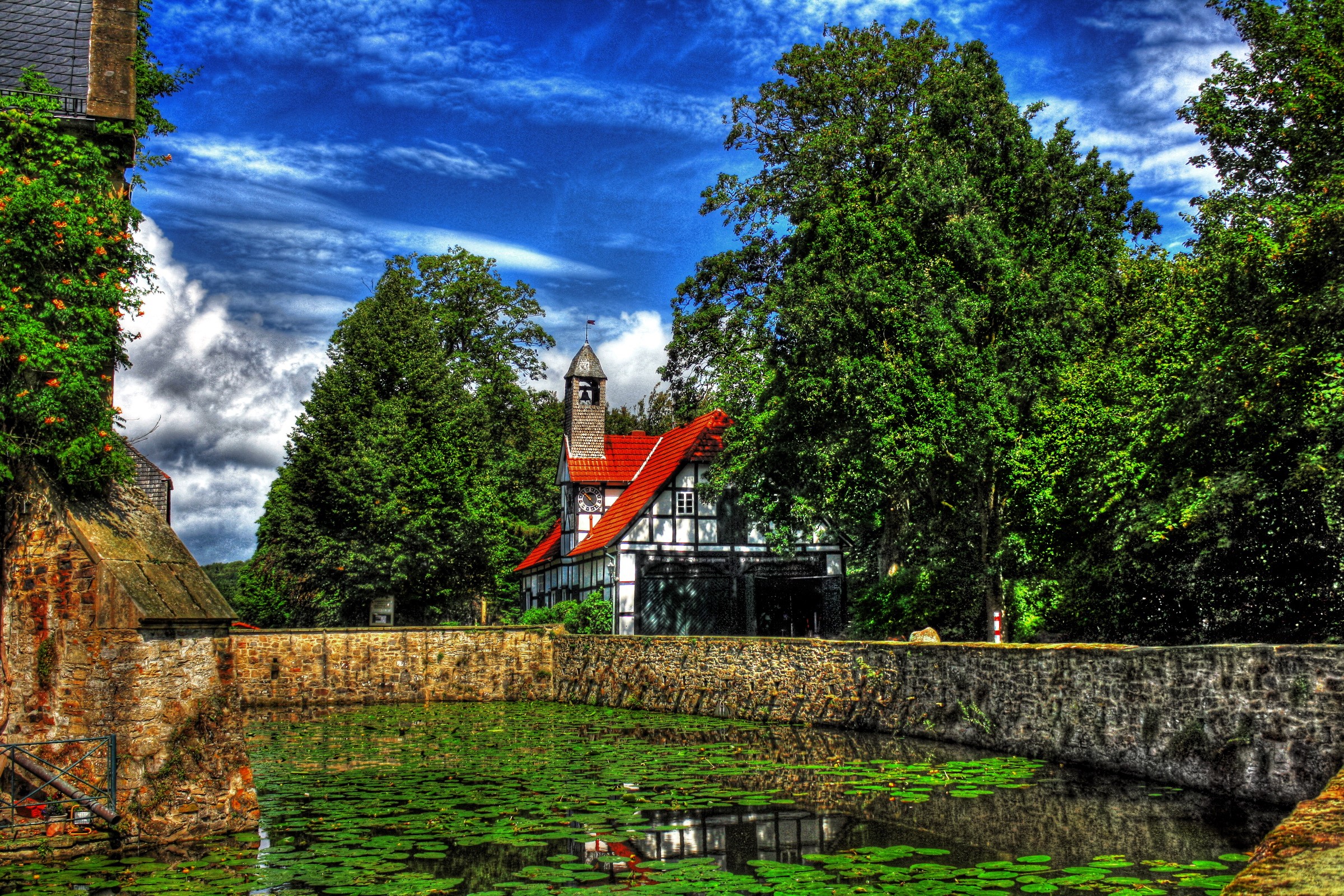 Schelenburg Castle with pond and trees HD Wallpaper