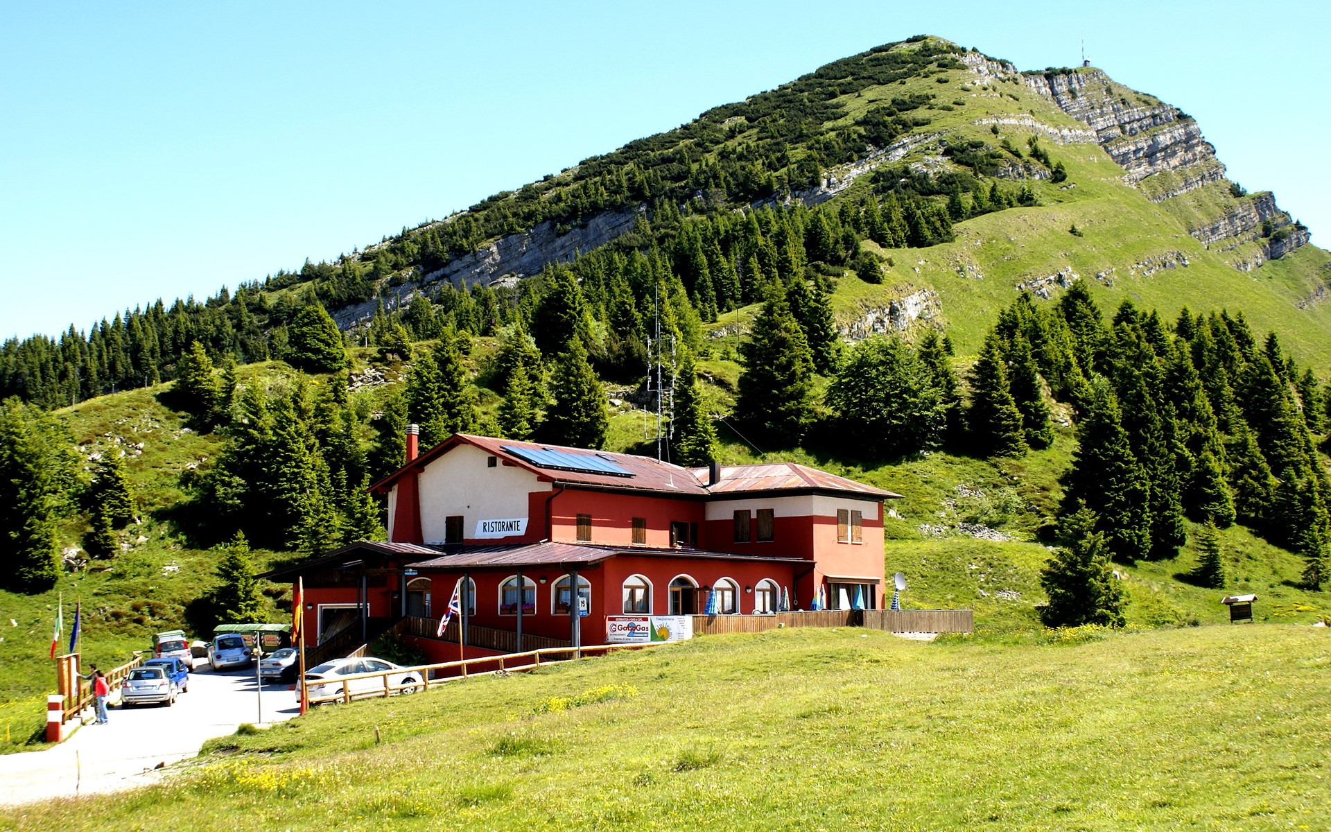 Mountain restaurant with a view of the Alps HD Wallpaper