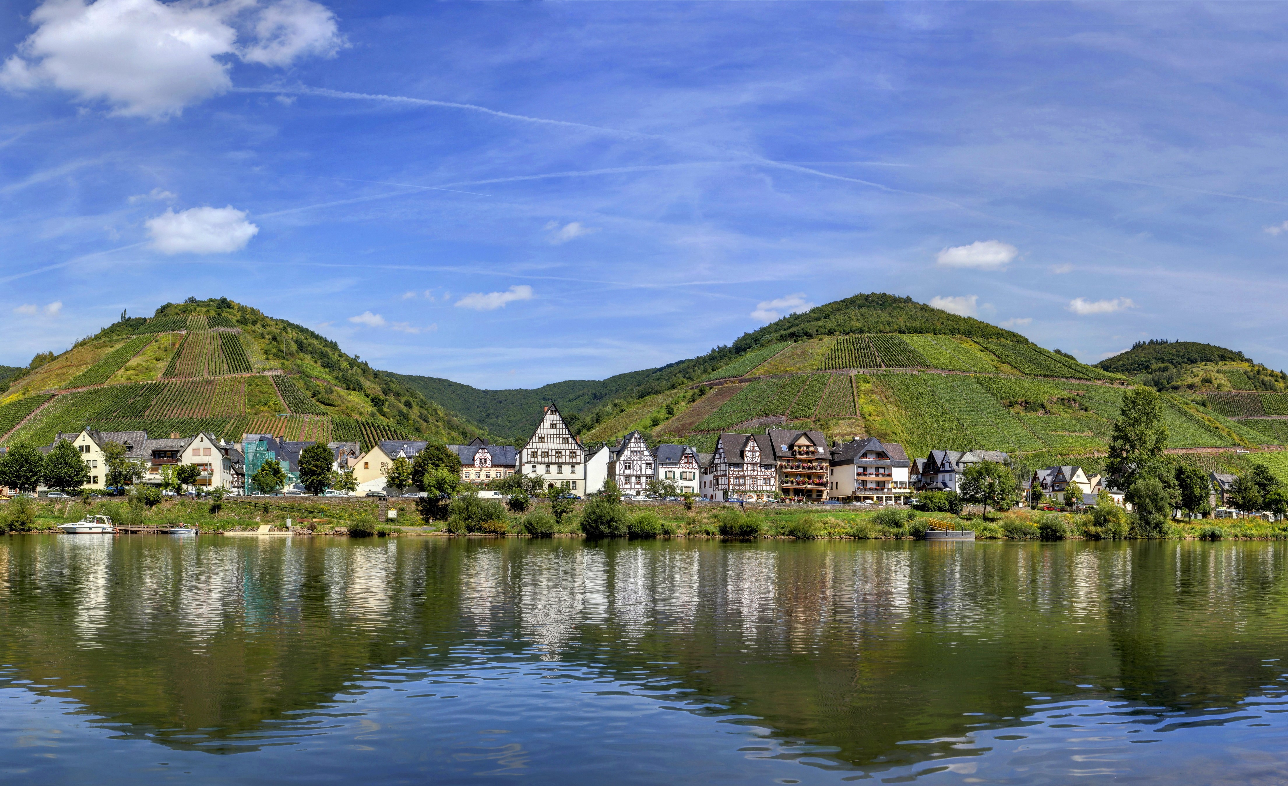 4K Germany Ediger-Eller village on Moselle river HD Wallpaper