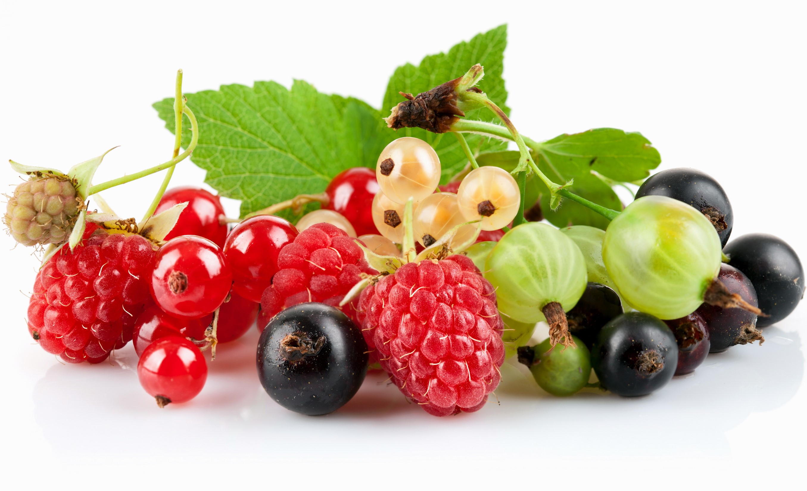 Assortment of Fresh Berries and Currants HD Wallpaper