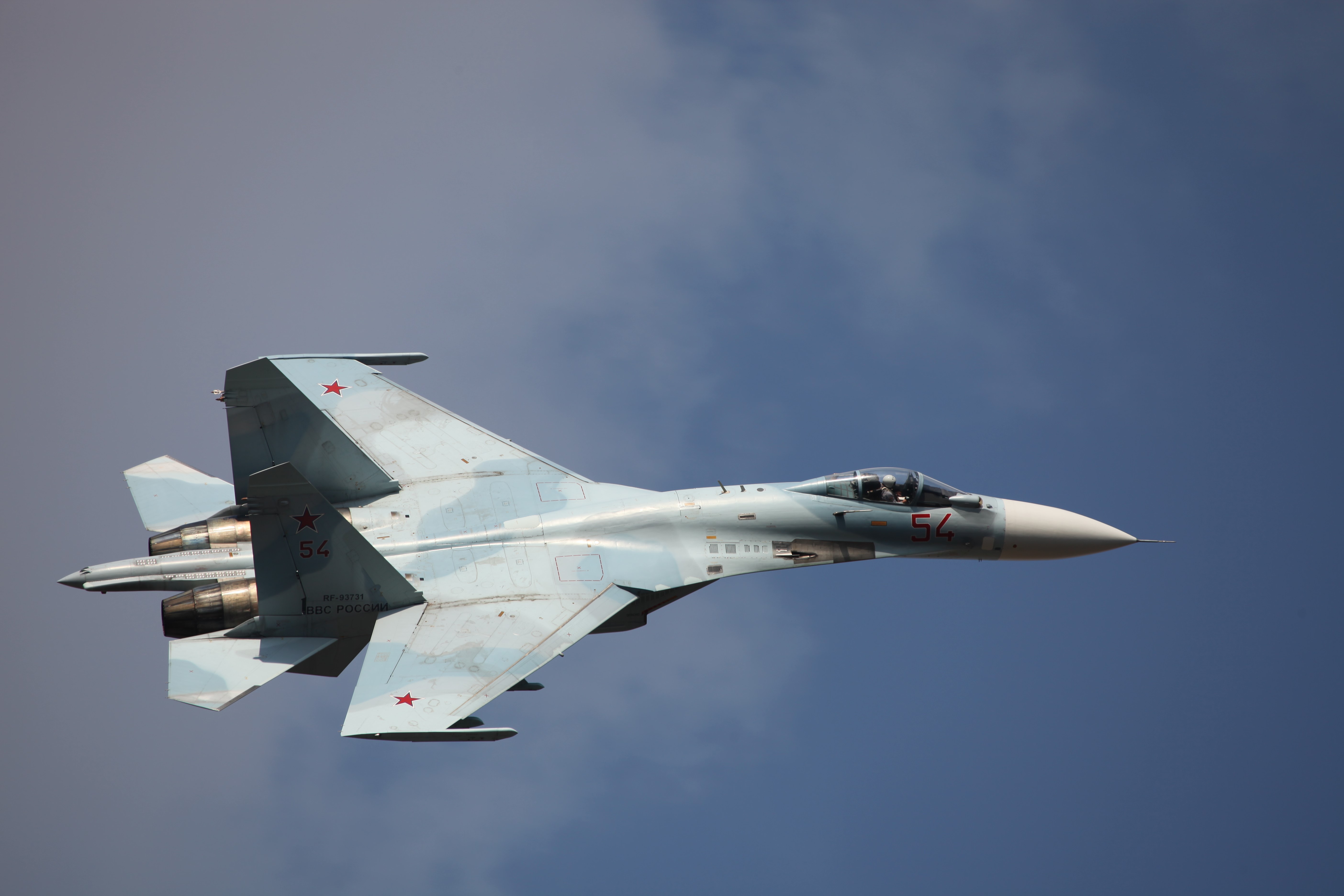 Sukhoi Su-27 Fighter Jet in Flight HD Wallpaper
