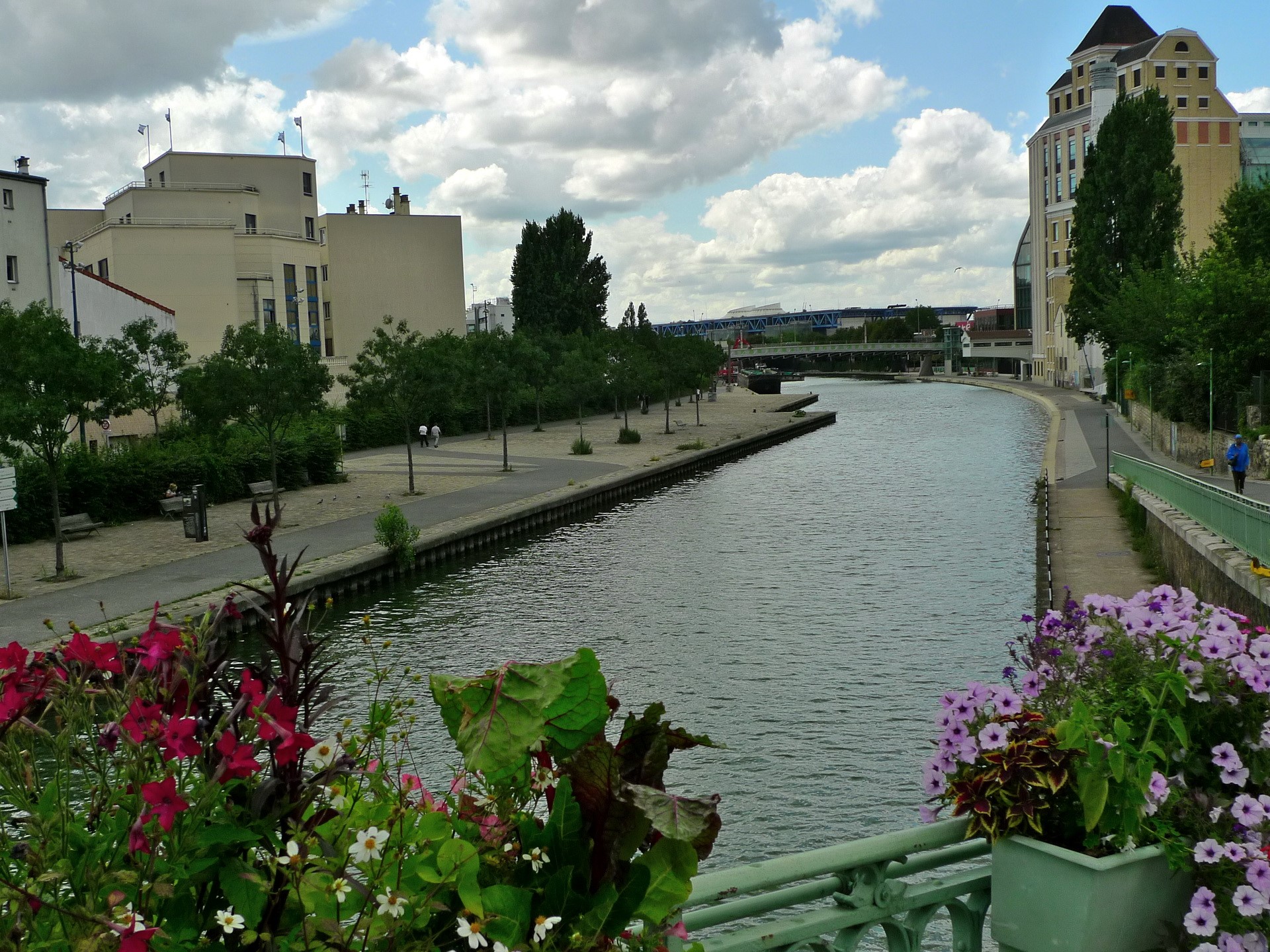 Canal Saint-Denis in Paris, France HD Wallpaper